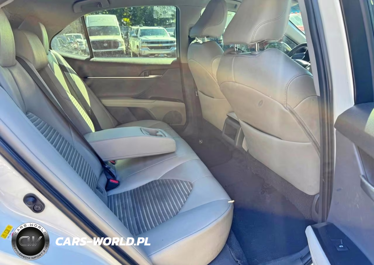 2018 Toyota Camry Se VIN:4T1B11HK8JU567855 - 9