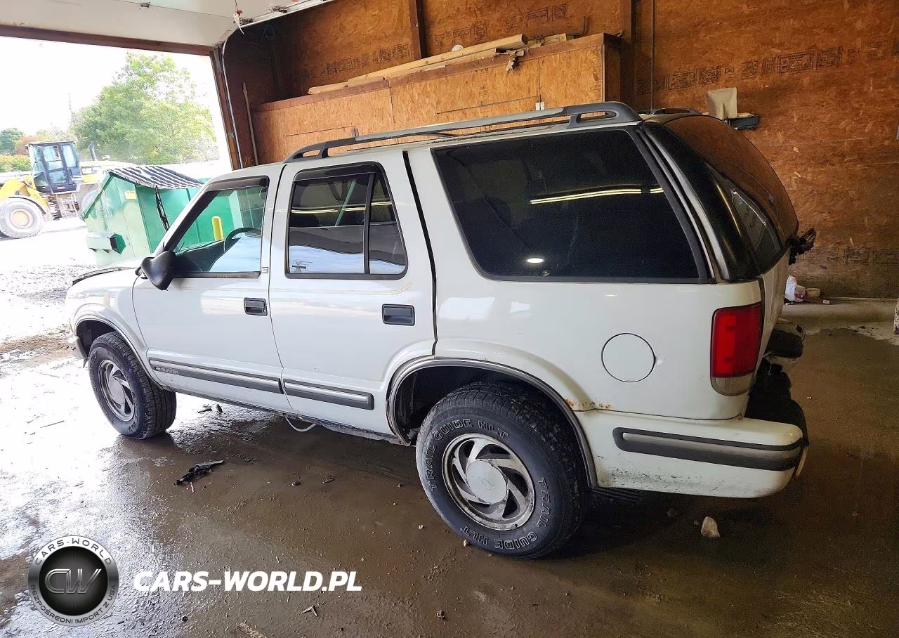 1998 Chevrolet Blazer VIN:1GNDT13W1W2143493 - 2