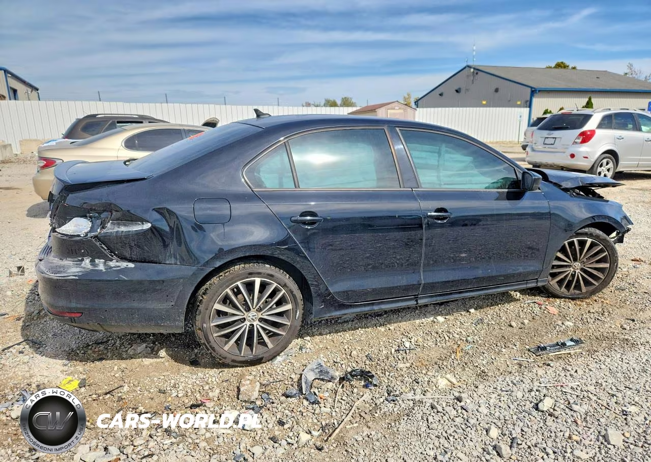 2016 Volkswagen Jetta Sport VIN:3VWD17AJ2GM258412 - 3