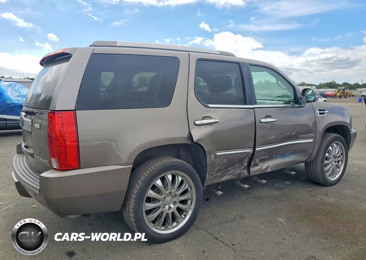 2011 Cadillac Escalade VIN:1GYS4AEF5BR328667 - 3