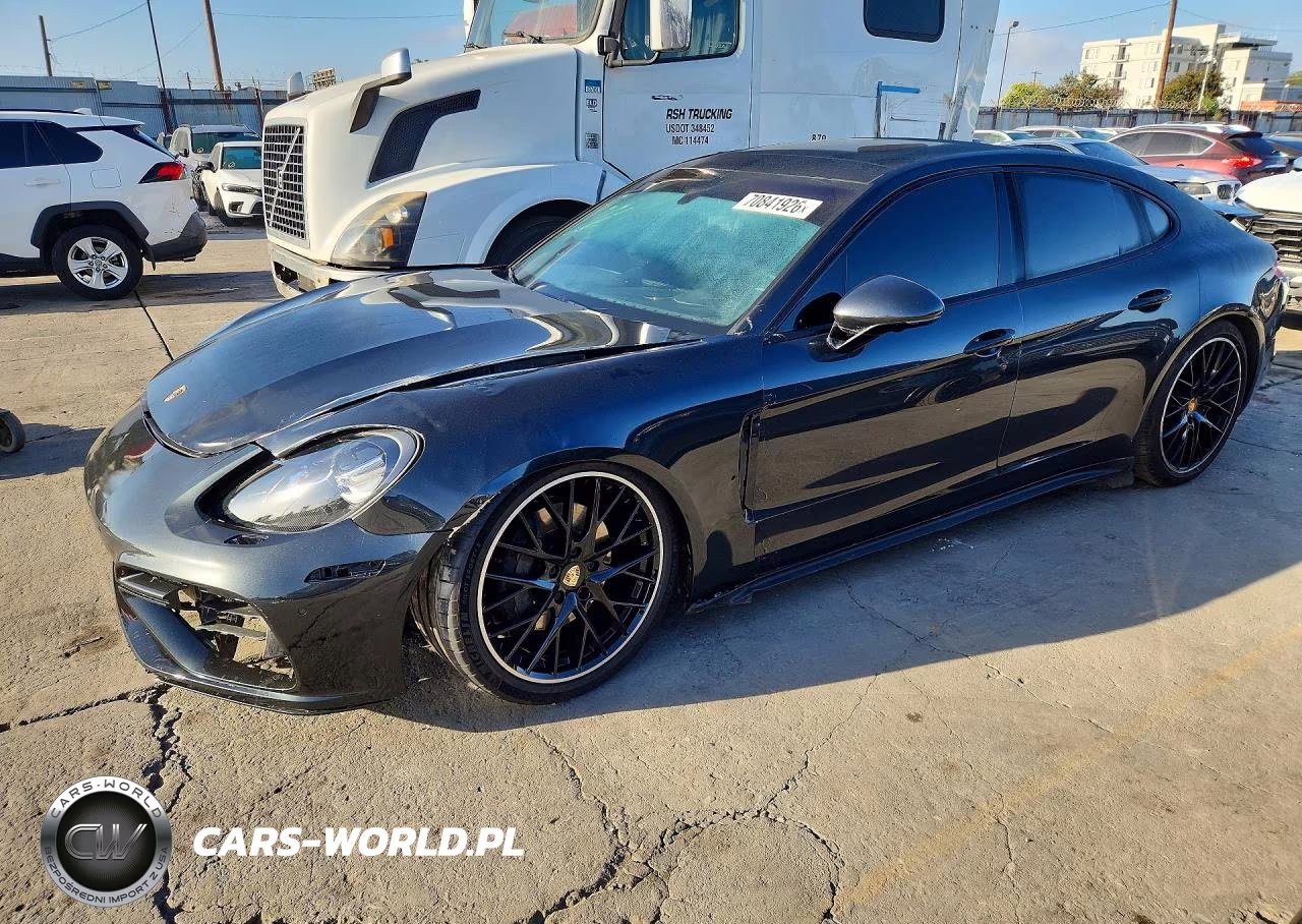 2017 Porsche Panamera 4S