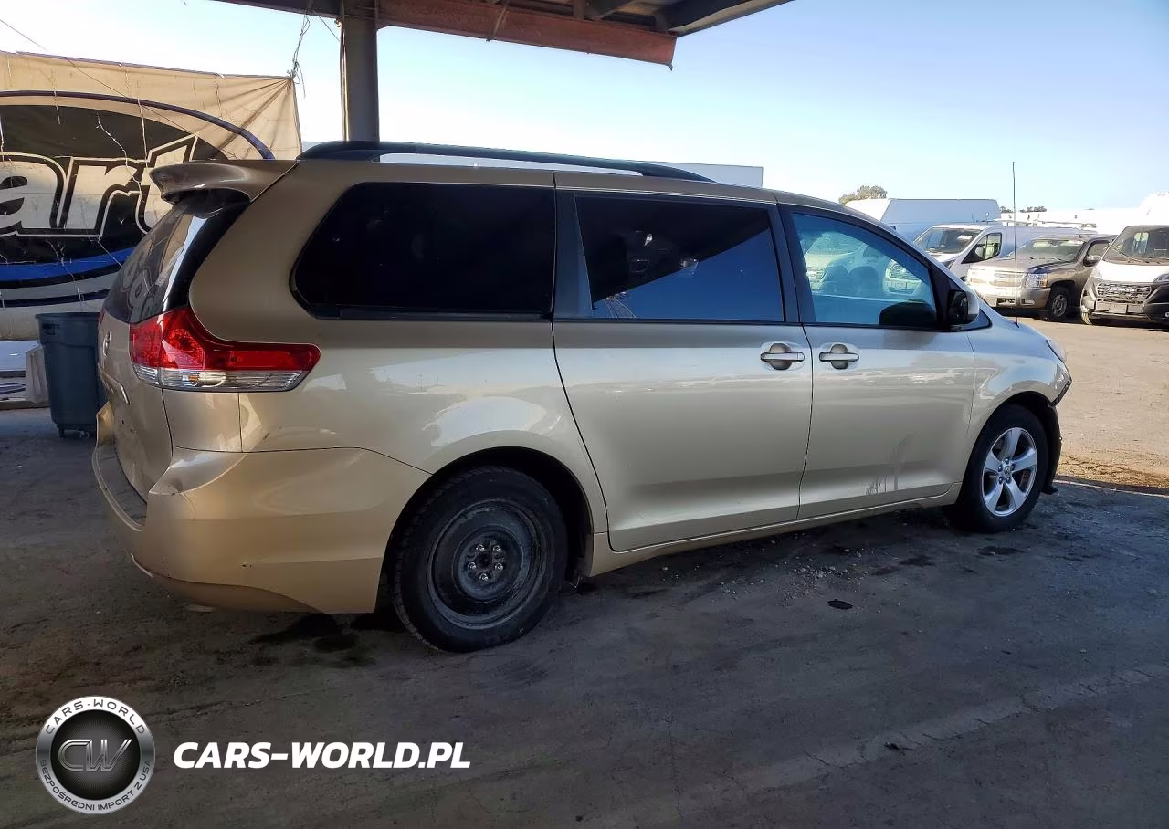 2011 Toyota Sienna Le VIN:5TDKK3DC3BS034345 - 3