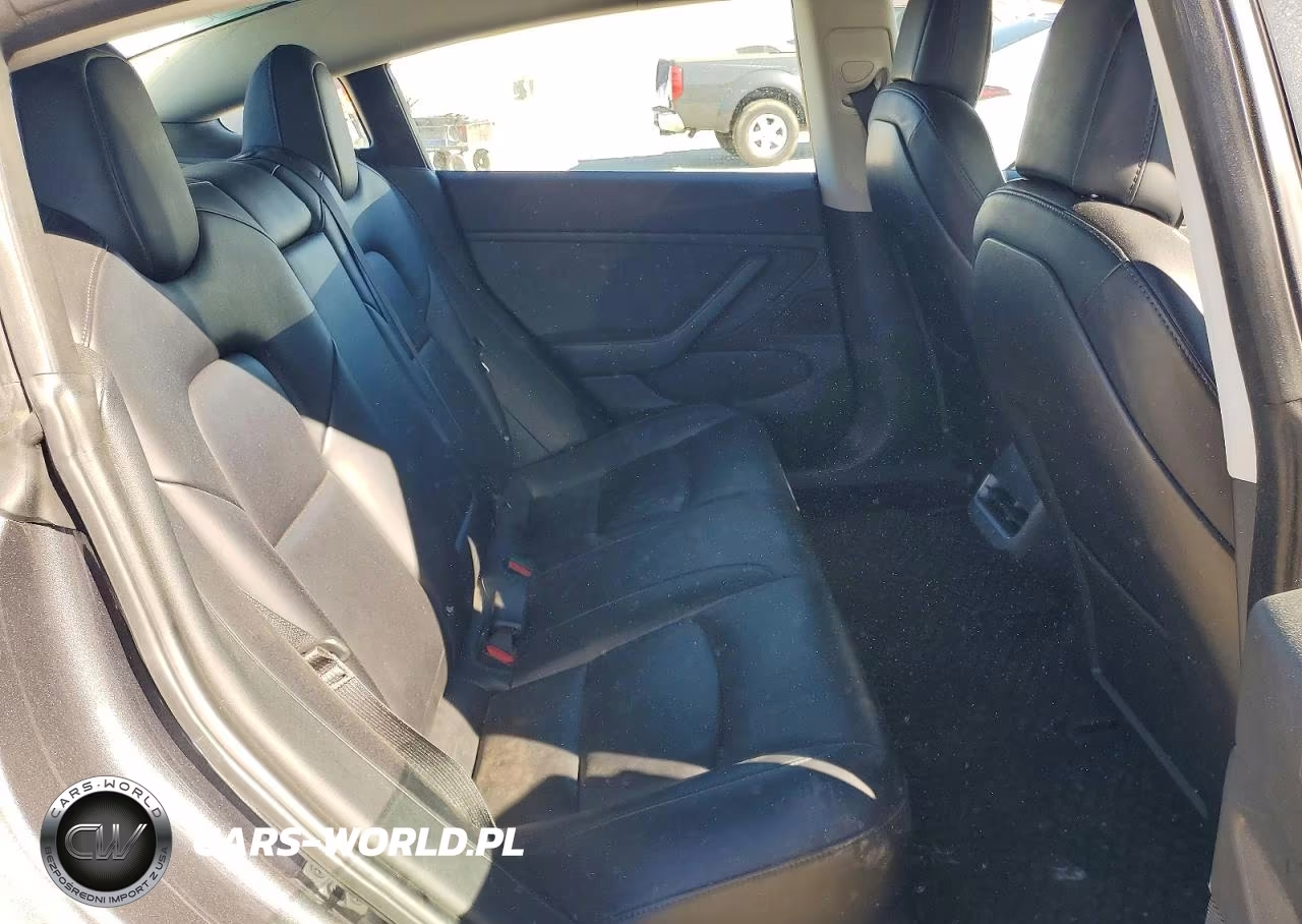 2018 Tesla Model 3 VIN:5YJ3E1EAXJF044550 - 10