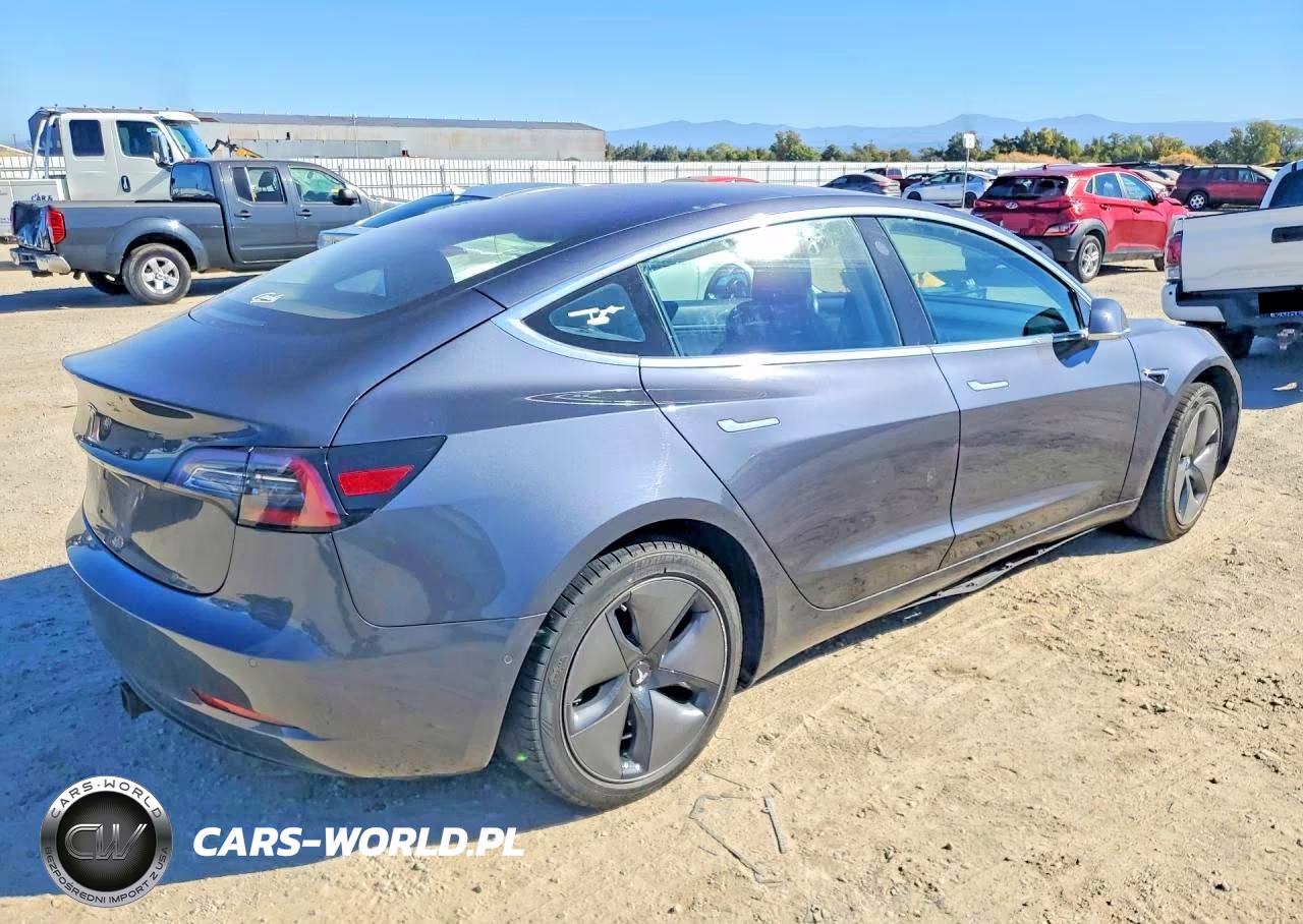 2018 Tesla Model 3 VIN:5YJ3E1EAXJF044550 - 3