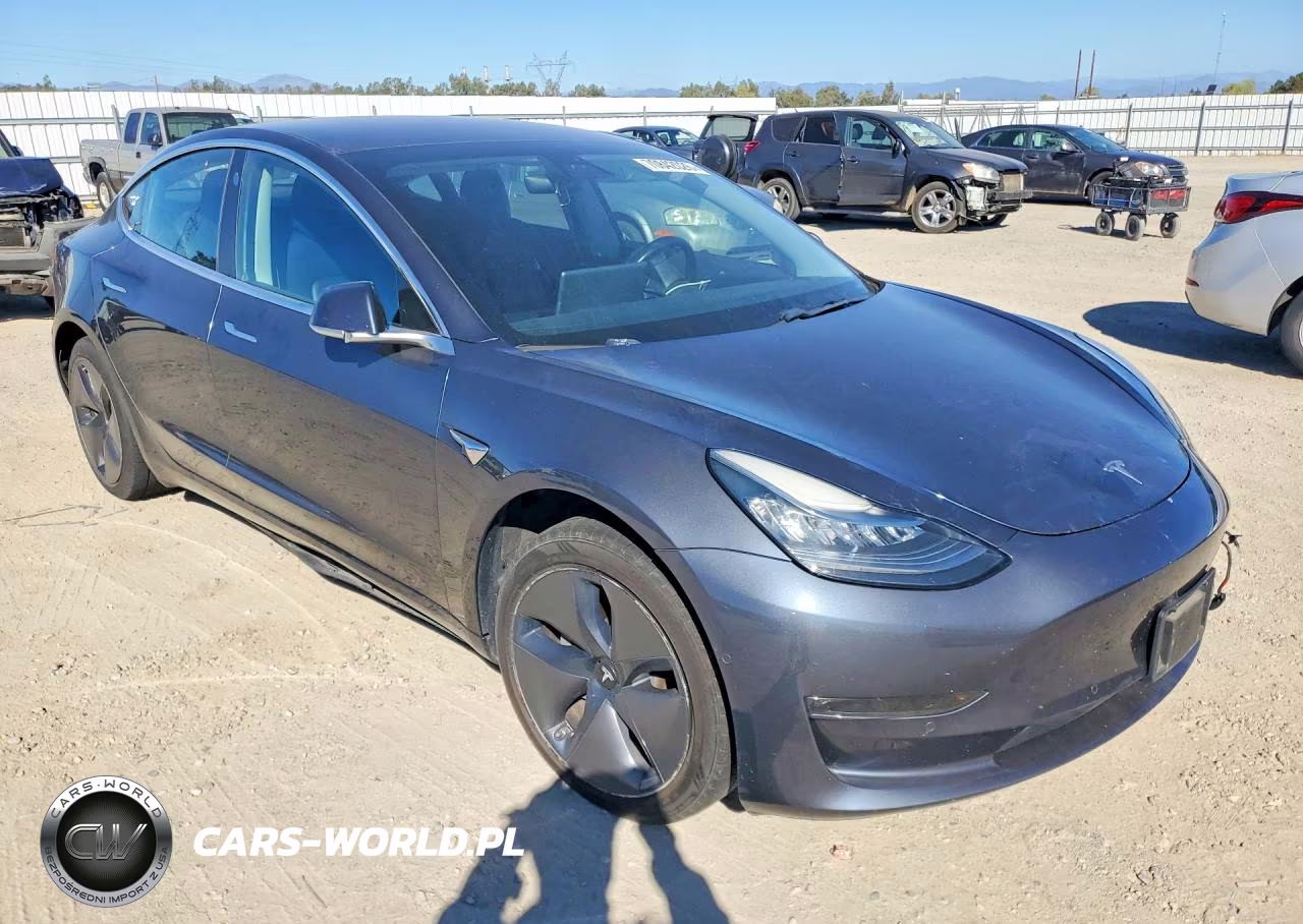 2018 Tesla Model 3 VIN:5YJ3E1EAXJF044550 - 4