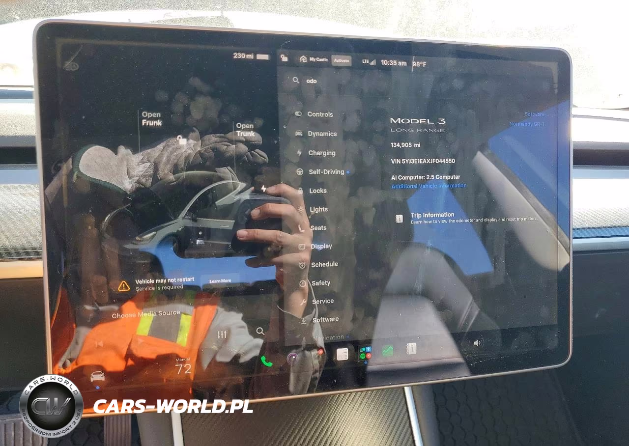 2018 Tesla Model 3 VIN:5YJ3E1EAXJF044550 - 9