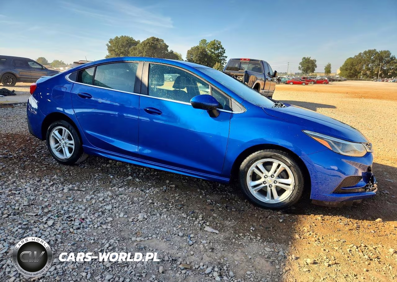 2018 Chevrolet Cruze Lt VIN:1G1BE5SM0J7236950 - 4