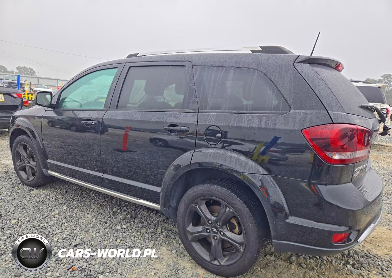 2018 Dodge Journey Crossroad VIN:3C4PDDGG5JT504450 - 2