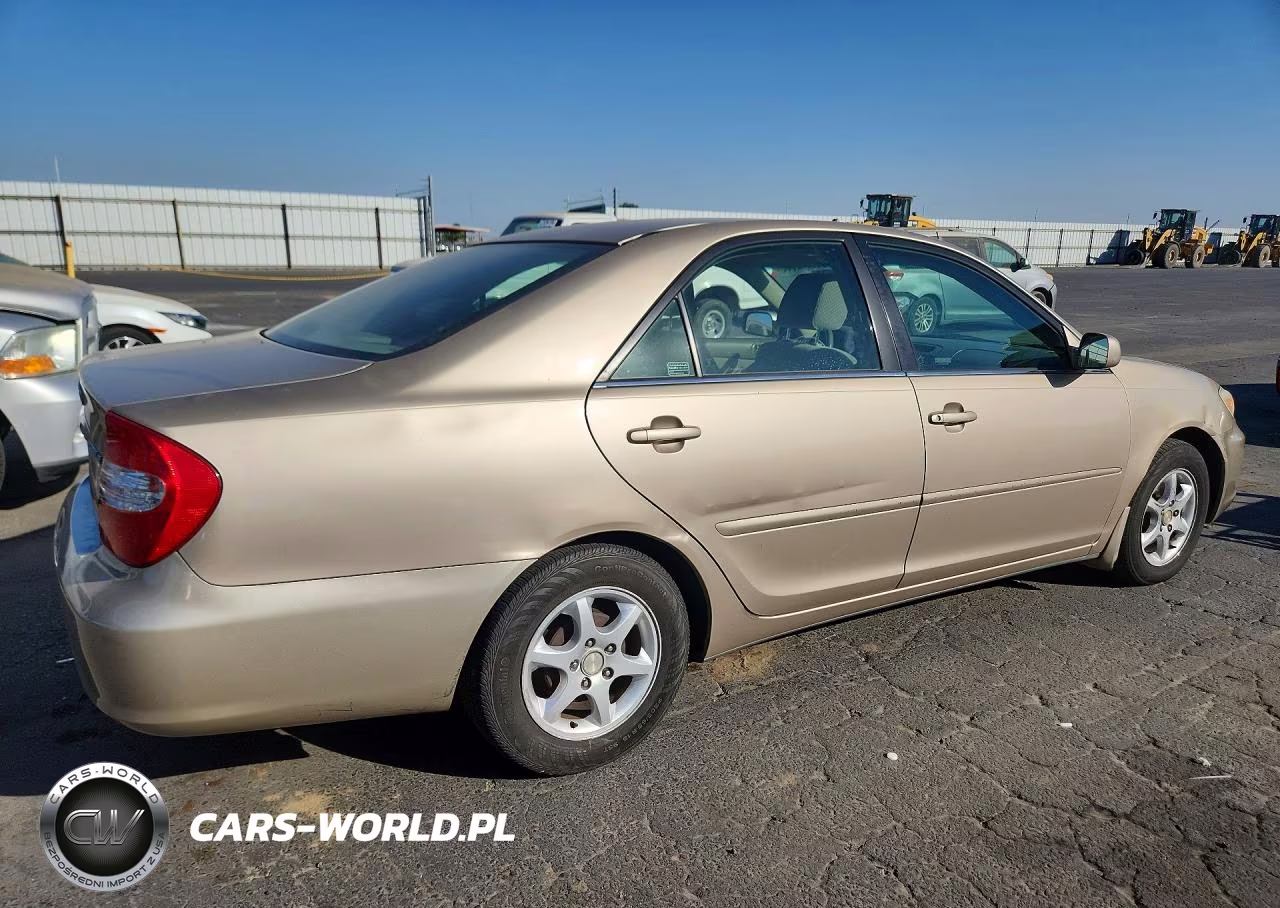 2002 Toyota Camry Le VIN:4T1BE30K62U025862 - 3
