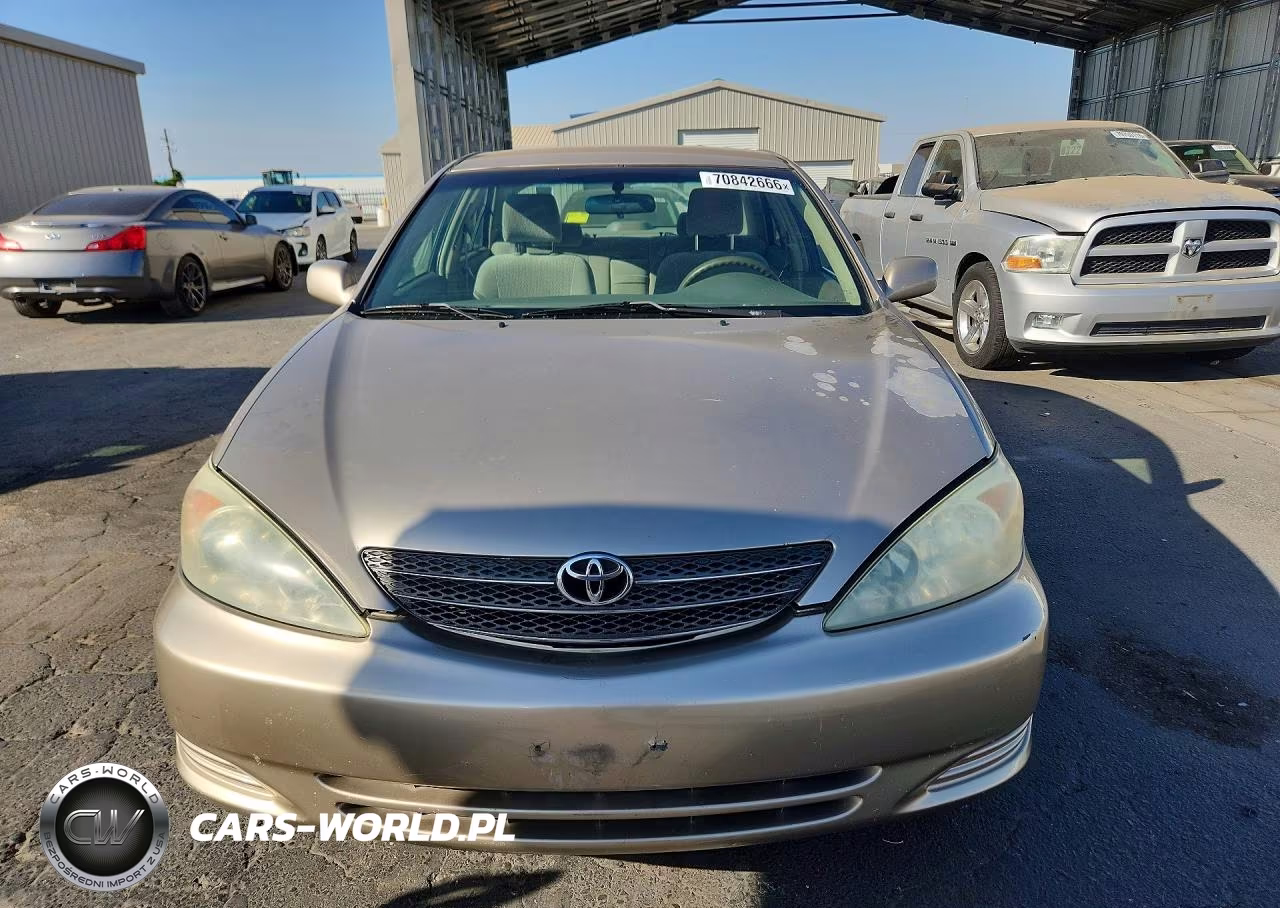 2002 Toyota Camry Le VIN:4T1BE30K62U025862 - 5