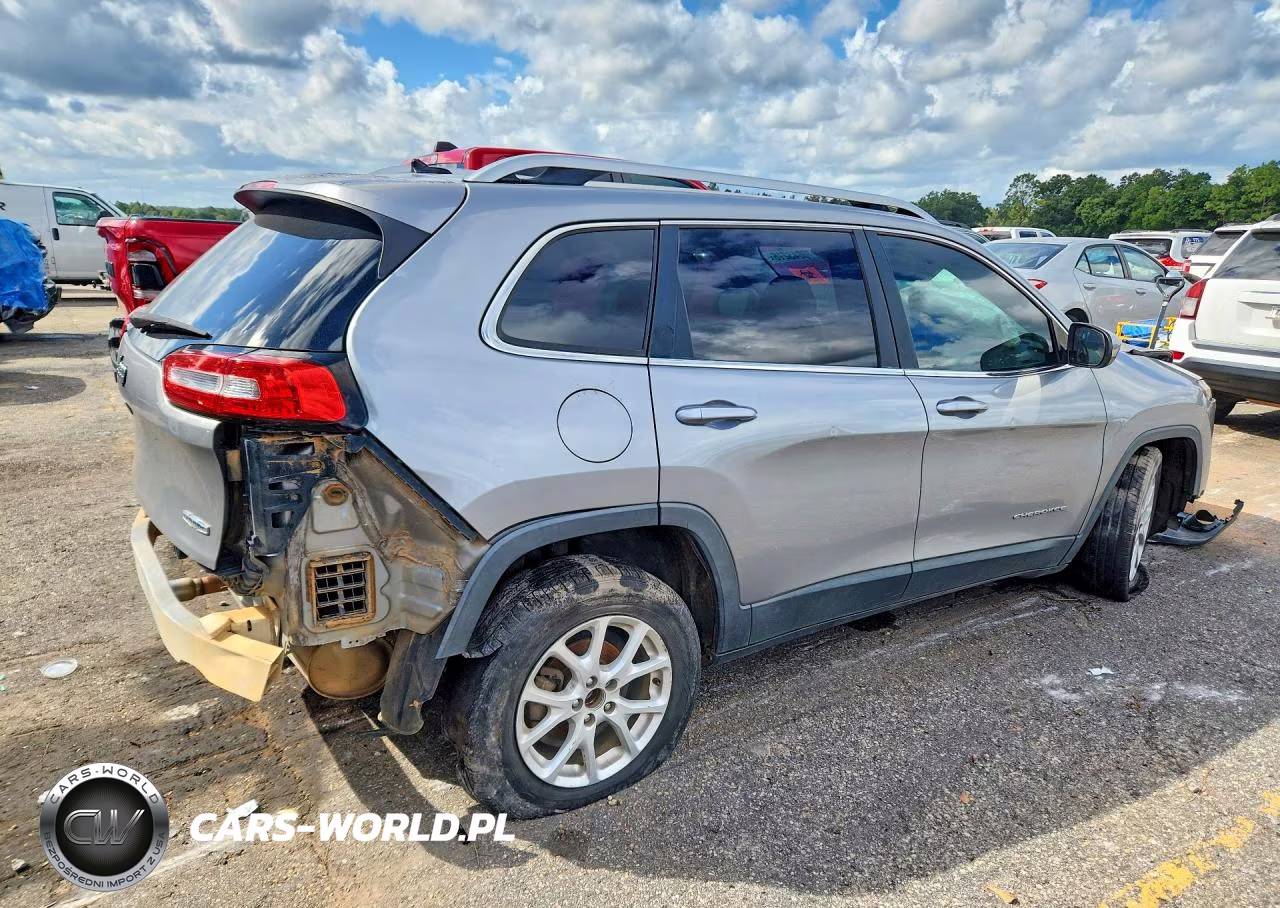 2015 Jeep Cherokee Latitude VIN:1C4PJLCB6FW539934 - 3