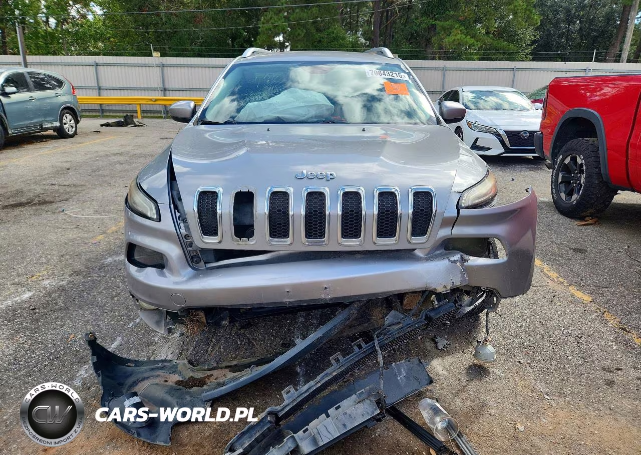 2015 Jeep Cherokee Latitude VIN:1C4PJLCB6FW539934 - 5