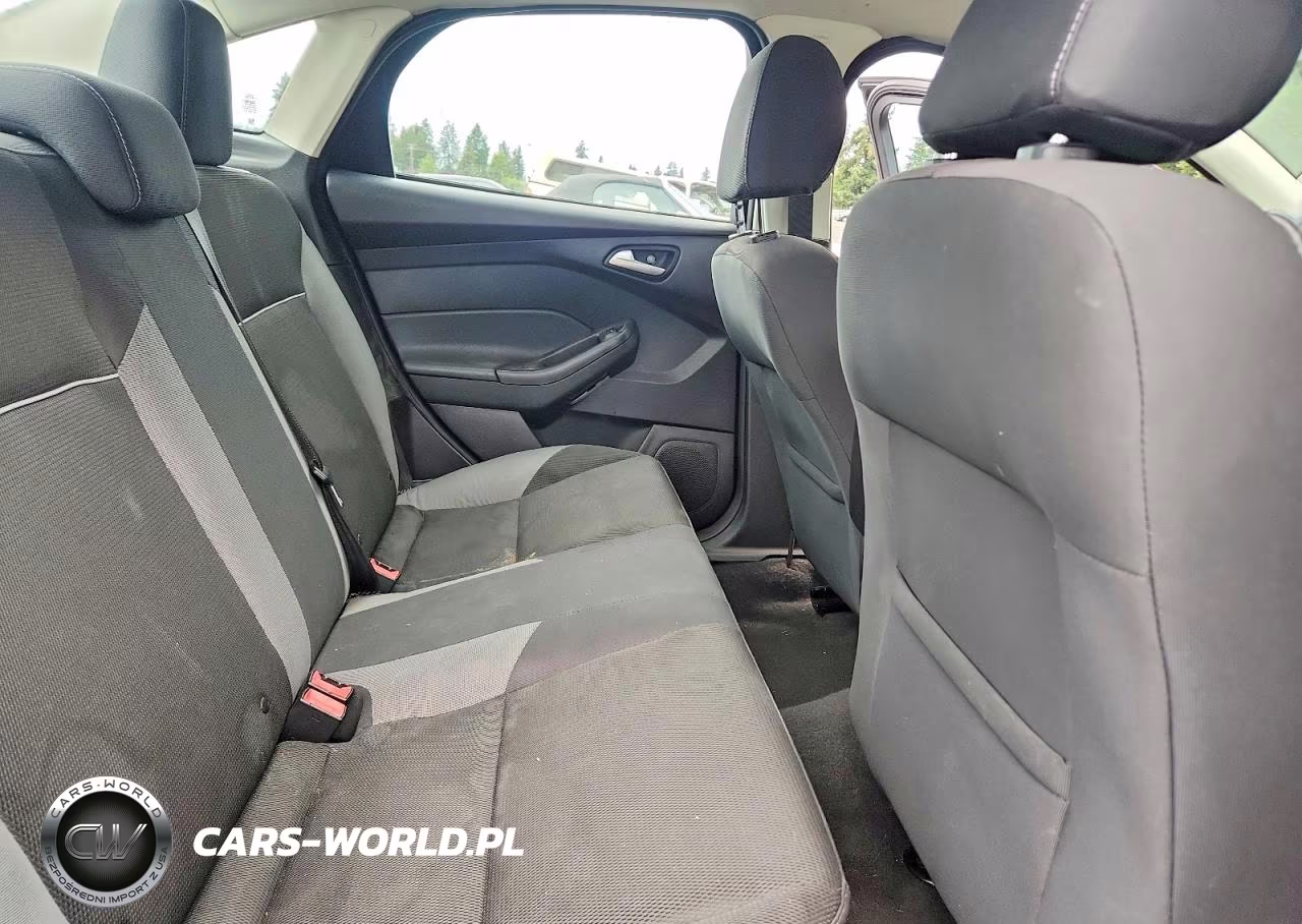 2014 Ford Focus Se VIN:1FADP3F22EL392255 - 10
