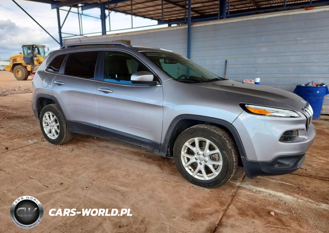 2016 Jeep Cherokee Latitude VIN:1C4PJLCB2GW216398 - 4