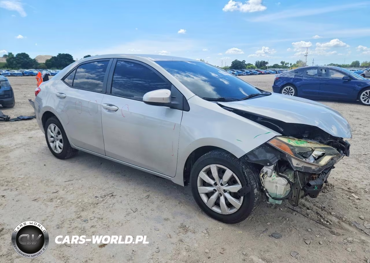 2014 Toyota Corolla Le VIN:5YFBURHE1EP079368 - 4