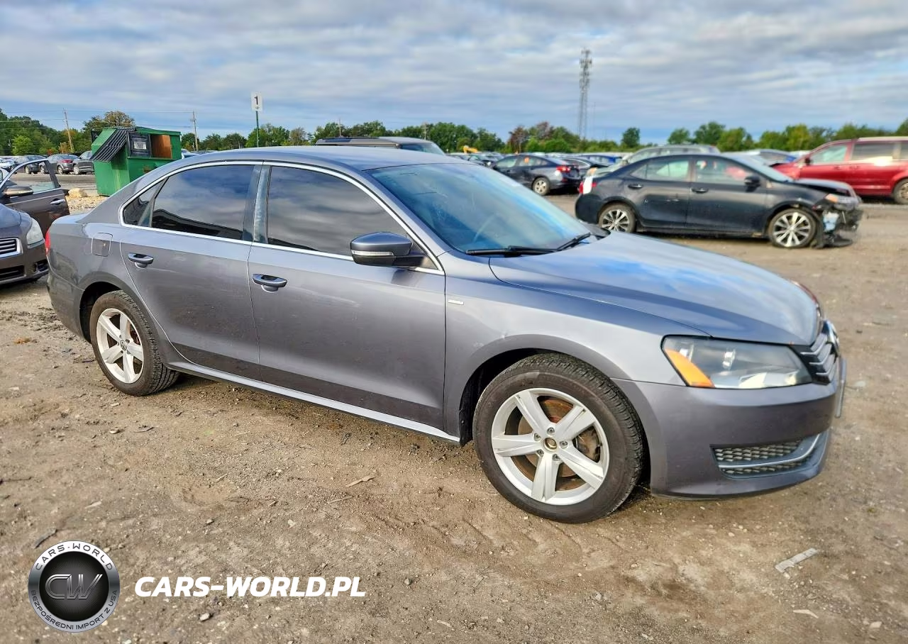 2014 Volkswagen Passat S VIN:1VWAT7A30EC043785 - 4