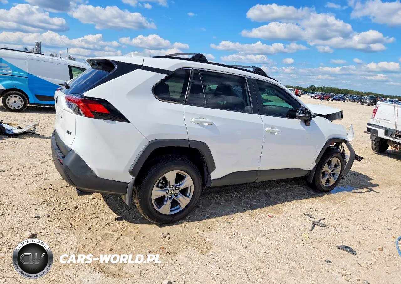 2025 Toyota Rav4 Xle VIN:2T3W1RFV6SW385691 - 3
