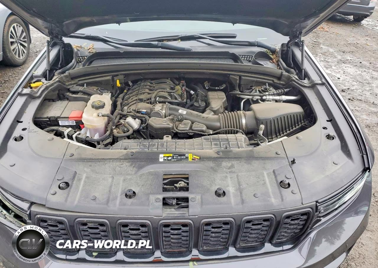 2025 Jeep Grand Cherokee Laredo VIN:1C4RJHAGXSC297262 - 12