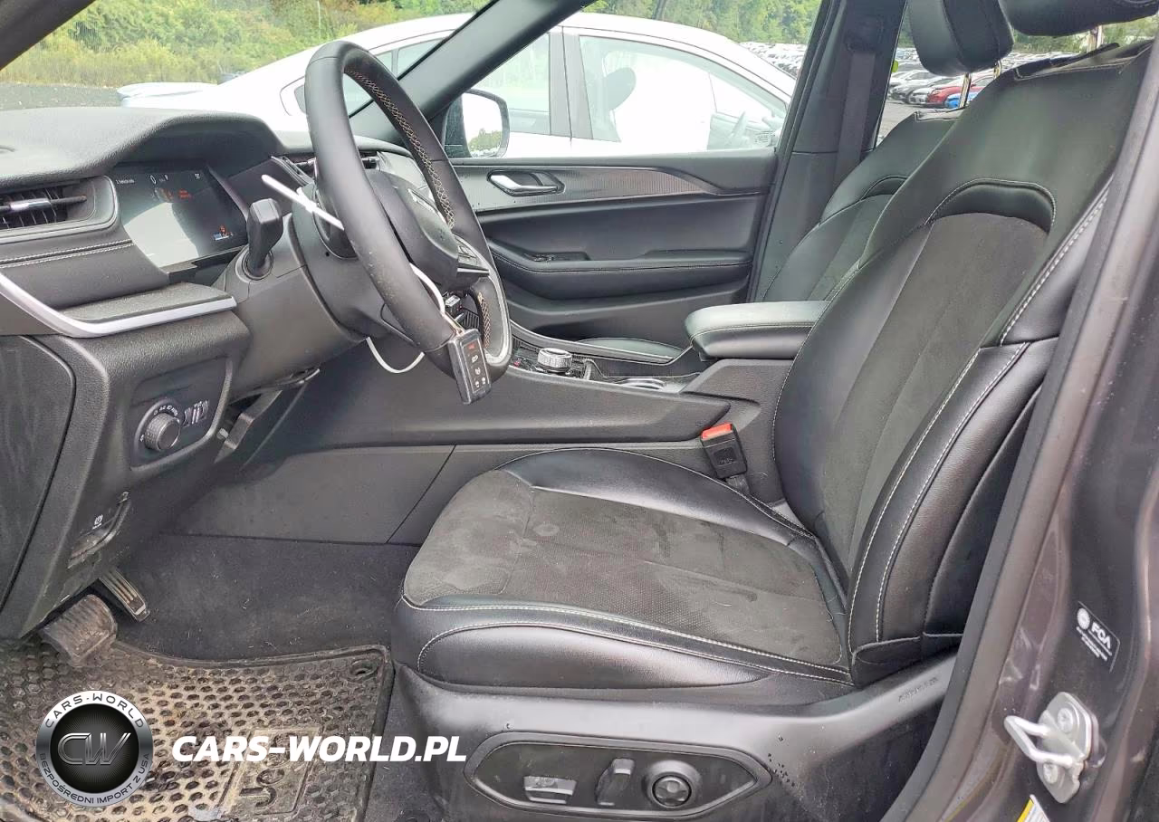 2025 Jeep Grand Cherokee Laredo VIN:1C4RJHAGXSC297262 - 7