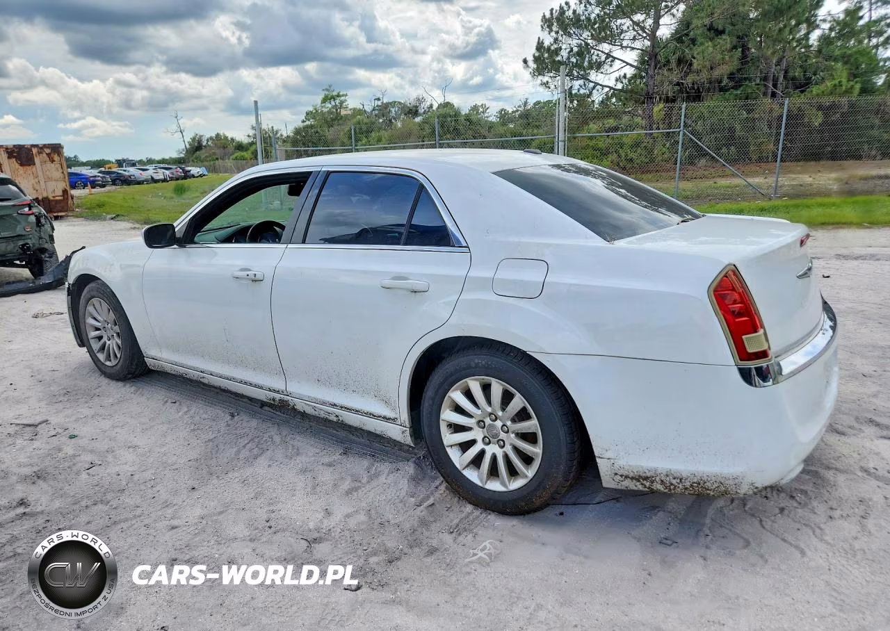 2013 Chrysler 300 300C VIN:2C3CCAAG0DH588901 - 2