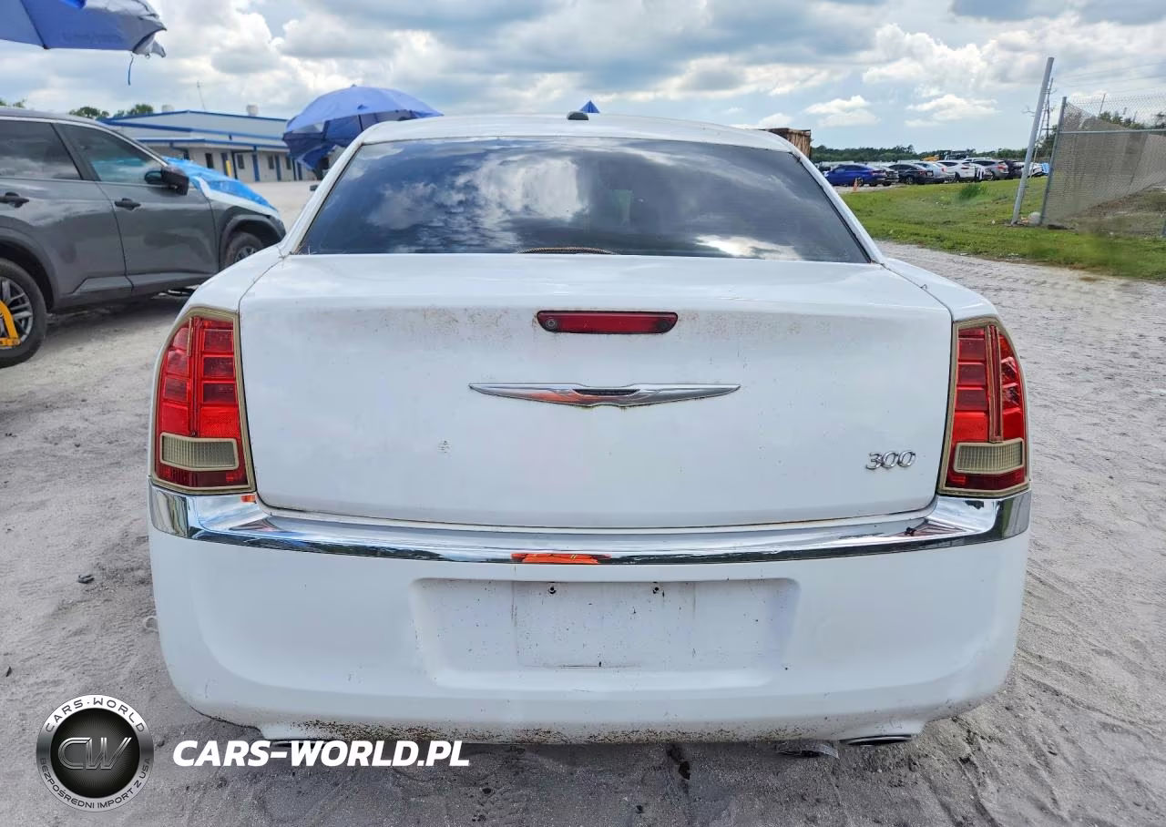 2013 Chrysler 300 300C VIN:2C3CCAAG0DH588901 - 6