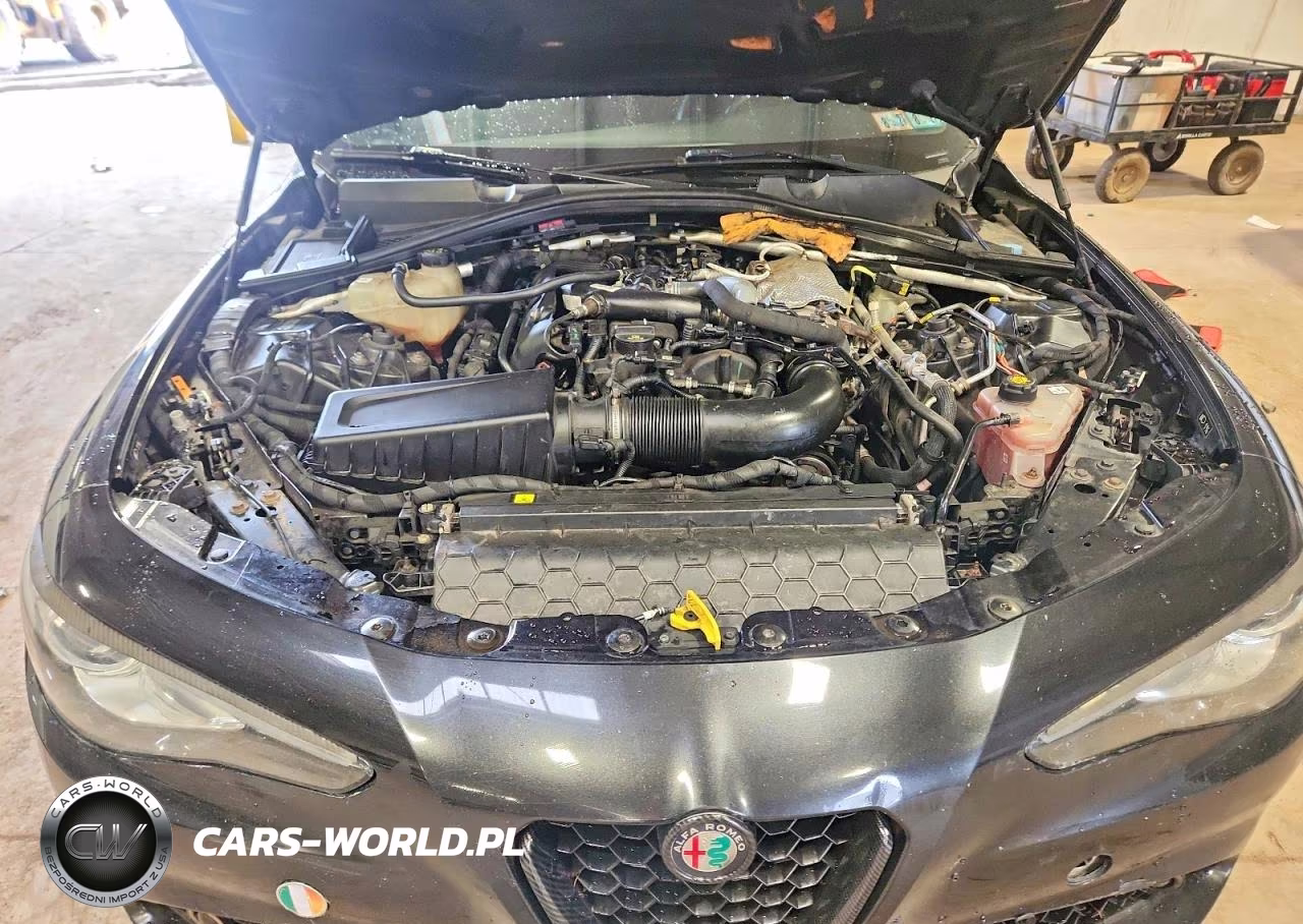 2017 Alfa Romeo Giulia Ti Q4 VIN:ZARFAEEN5H7534905 - 11
