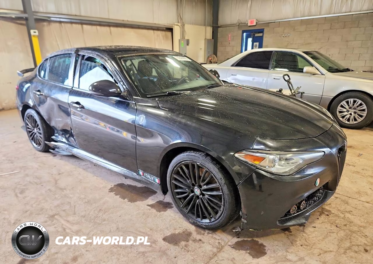 2017 Alfa Romeo Giulia Ti Q4 VIN:ZARFAEEN5H7534905 - 4
