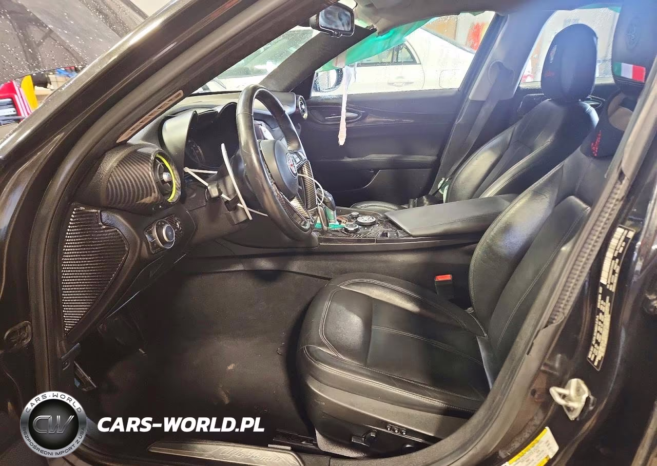 2017 Alfa Romeo Giulia Ti Q4 VIN:ZARFAEEN5H7534905 - 7