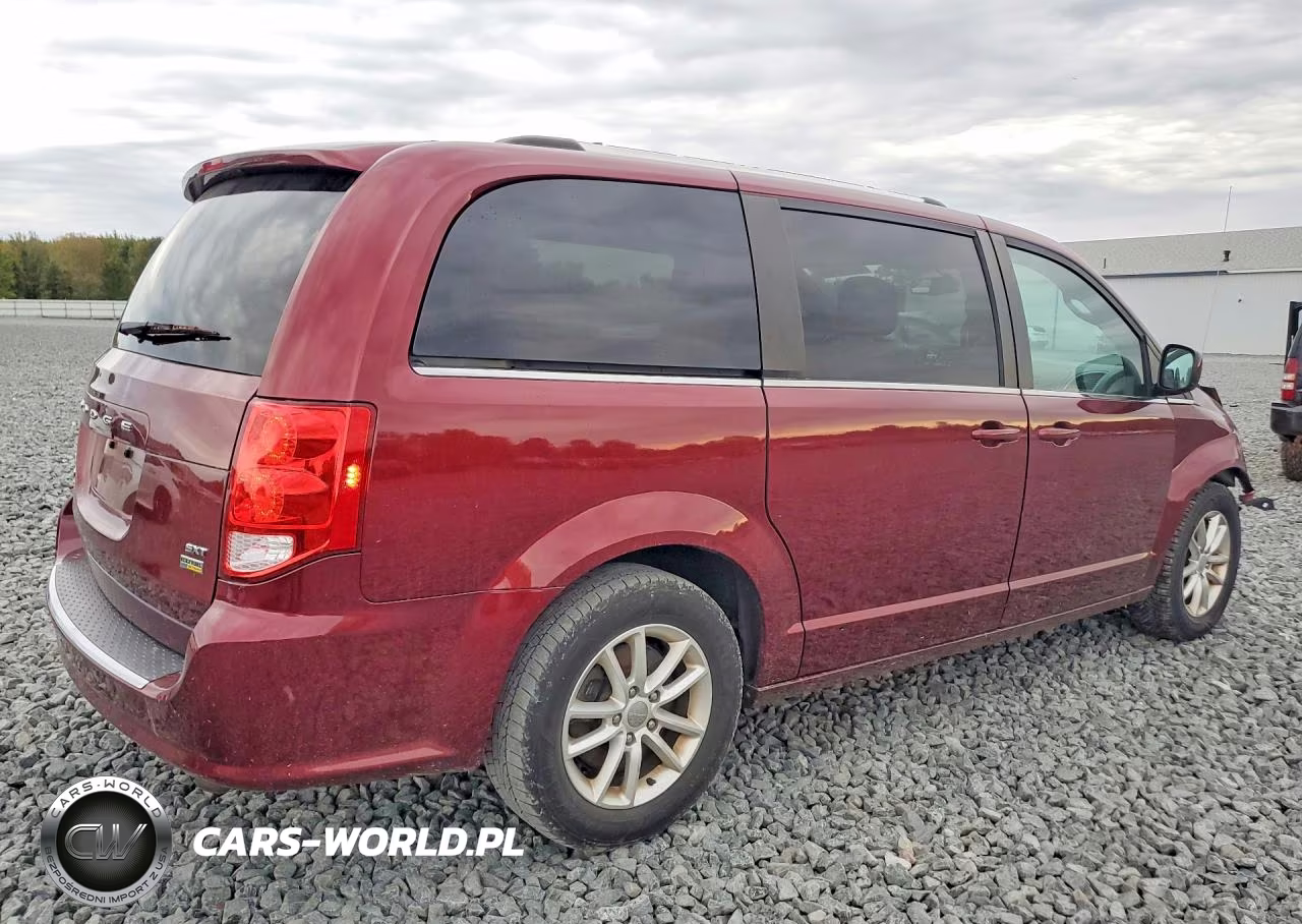 2018 Dodge Grand Caravan Sxt VIN:2C4RDGCG6JR207920 - 3