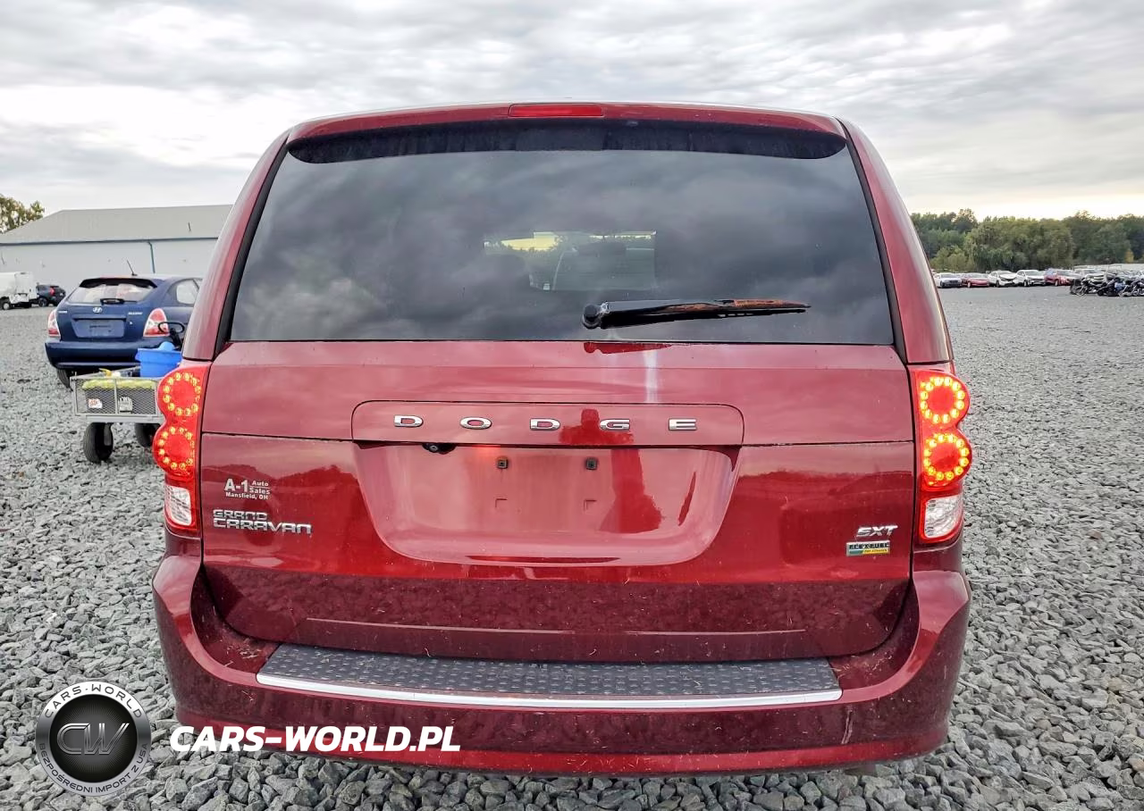 2018 Dodge Grand Caravan Sxt VIN:2C4RDGCG6JR207920 - 6