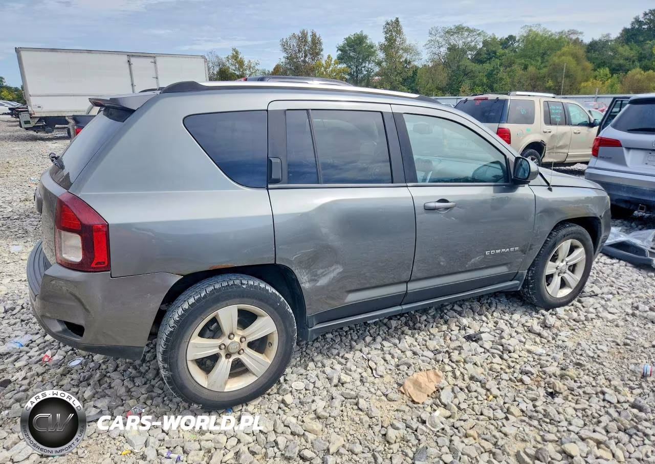2014 Jeep Compass Latitude VIN:1C4NJDEB4ED546319 - 3