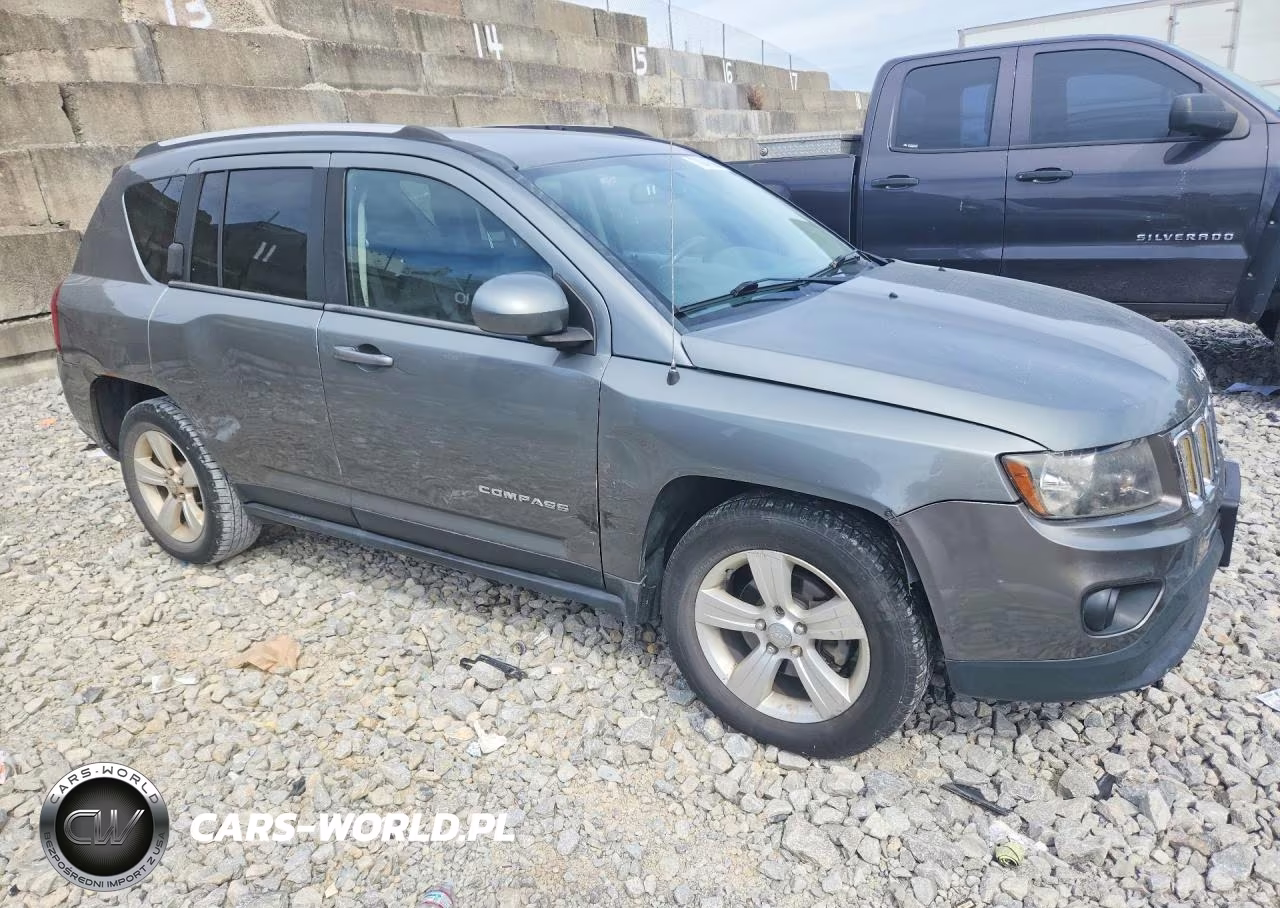 2014 Jeep Compass Latitude VIN:1C4NJDEB4ED546319 - 4