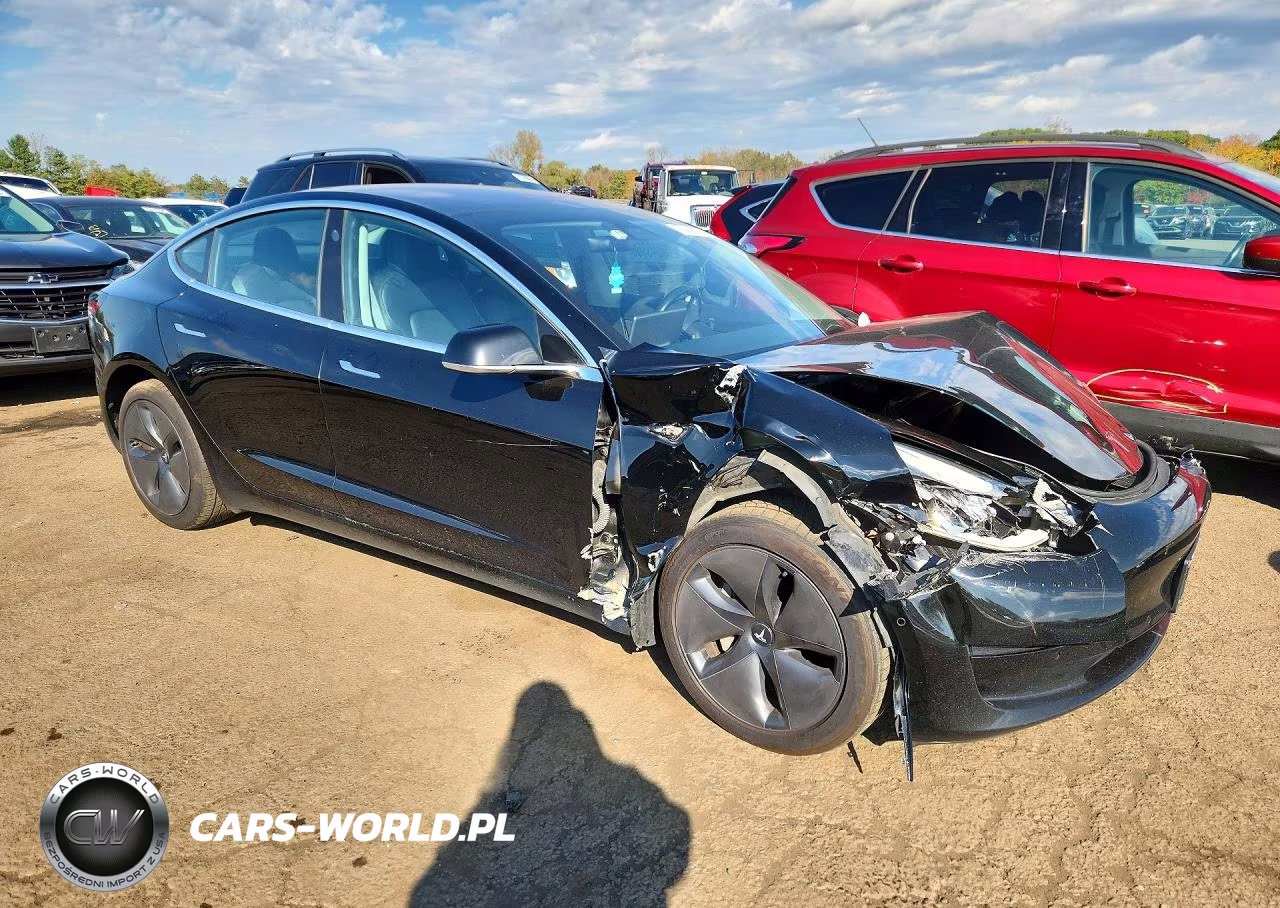 2018 Tesla Model 3 VIN:5YJ3E1EB6JF068160 - 4
