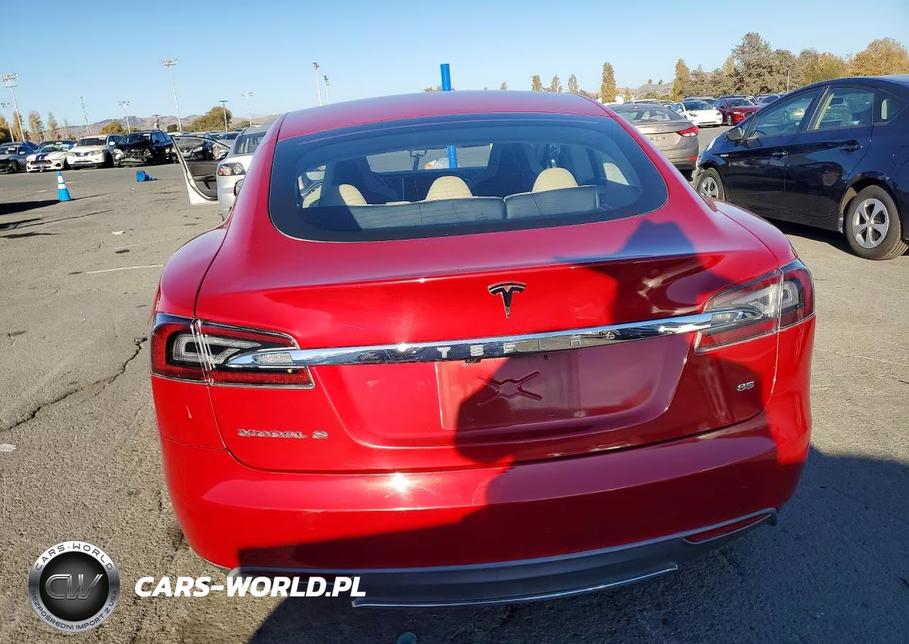 2014 Tesla Model S VIN:5YJSA1H17EFP30571 - 6