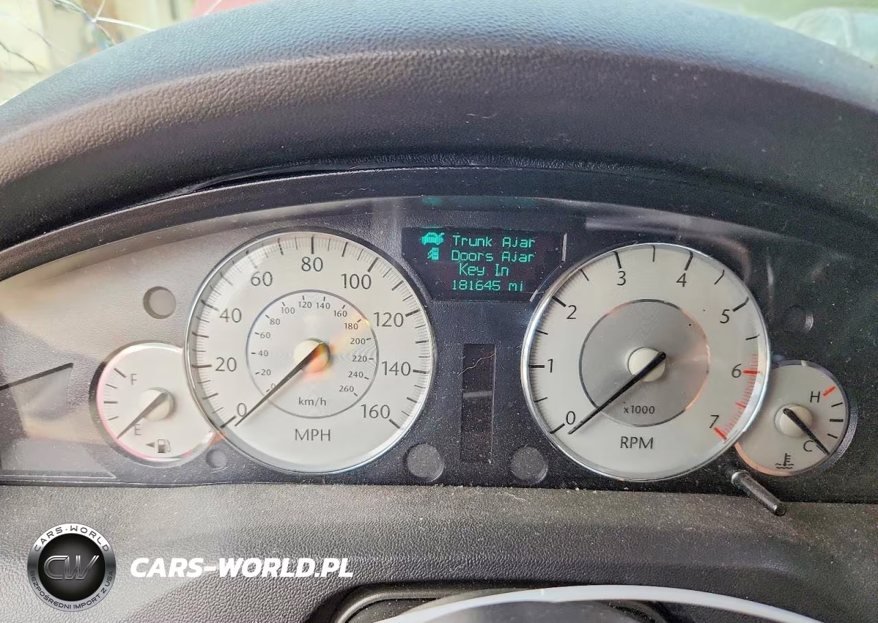 2008 Chrysler 300C Hemi C VIN:2C3LA63H18H262488 - 9