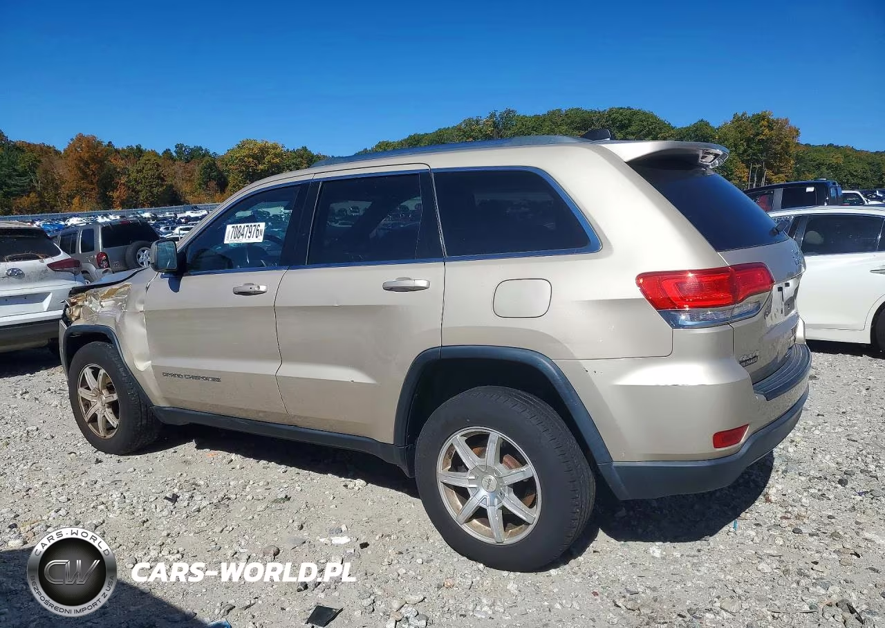 2015 Jeep Grand Cherokee Laredo VIN:1C4RJFAG5FC133802 - 2