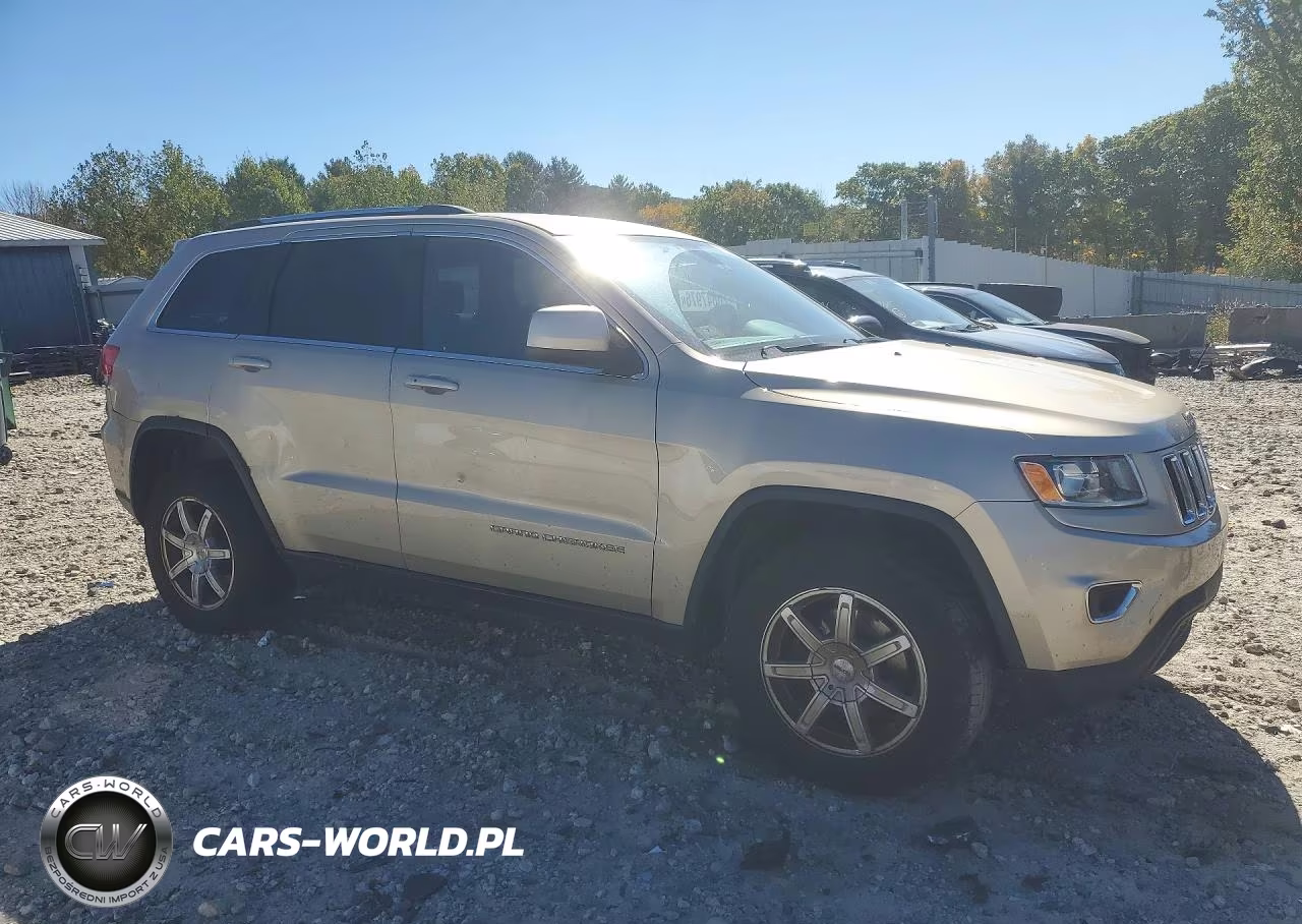2015 Jeep Grand Cherokee Laredo VIN:1C4RJFAG5FC133802 - 4