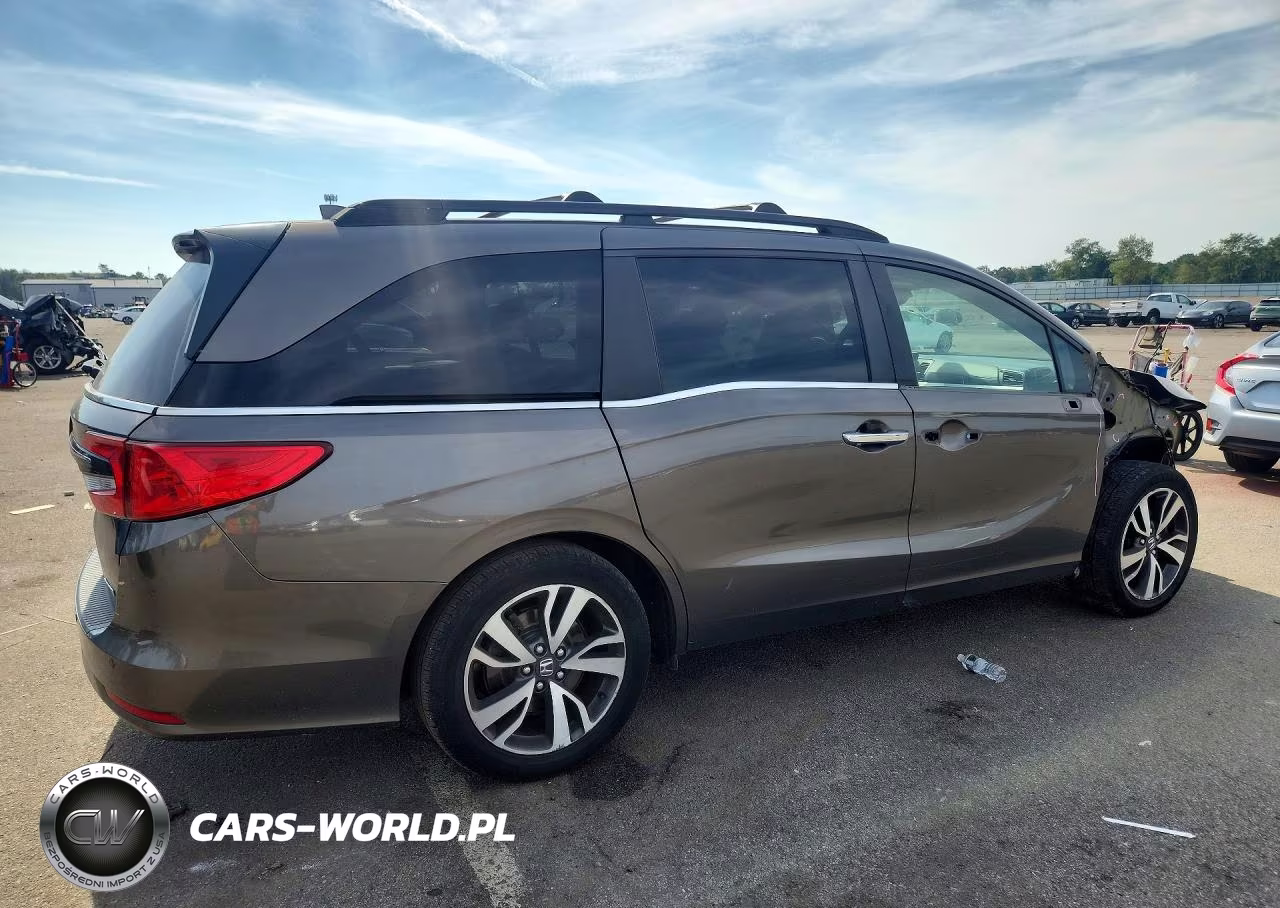2021 Honda Odyssey Touring VIN:5FNRL6H86MB006680 - 3