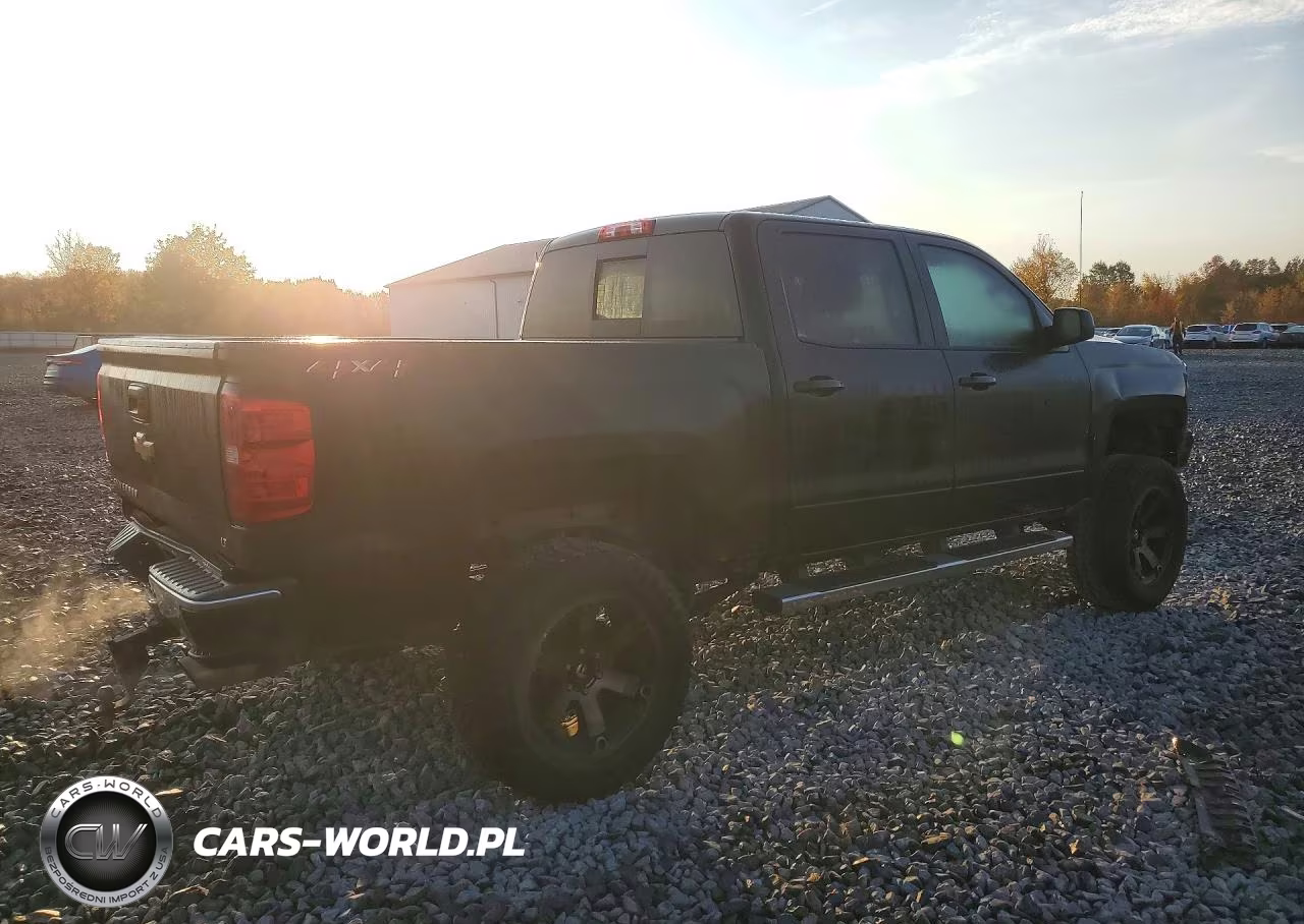 2018 Chevrolet Silverado K1500 Lt VIN:3GCUKREC2JG187967 - 3