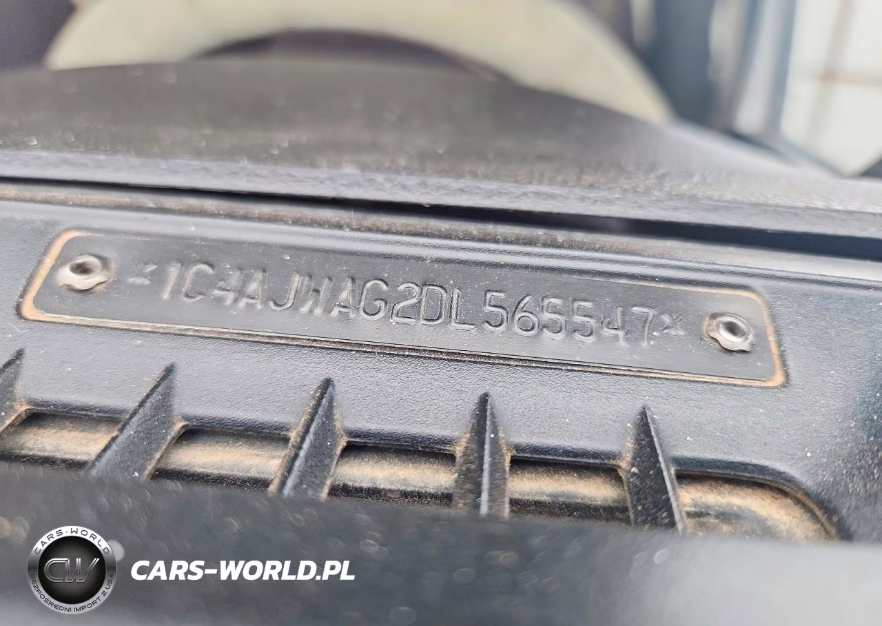 2013 Jeep Wrangler Sport VIN:1C4AJWAG2DL565547 - 13