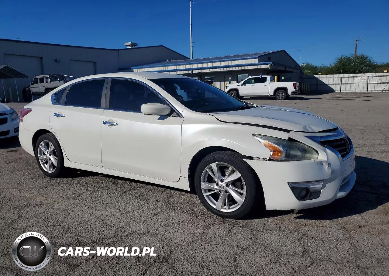 2014 Nissan Altima 2.5 S VIN:1N4AL3AP3EC427872 - 4