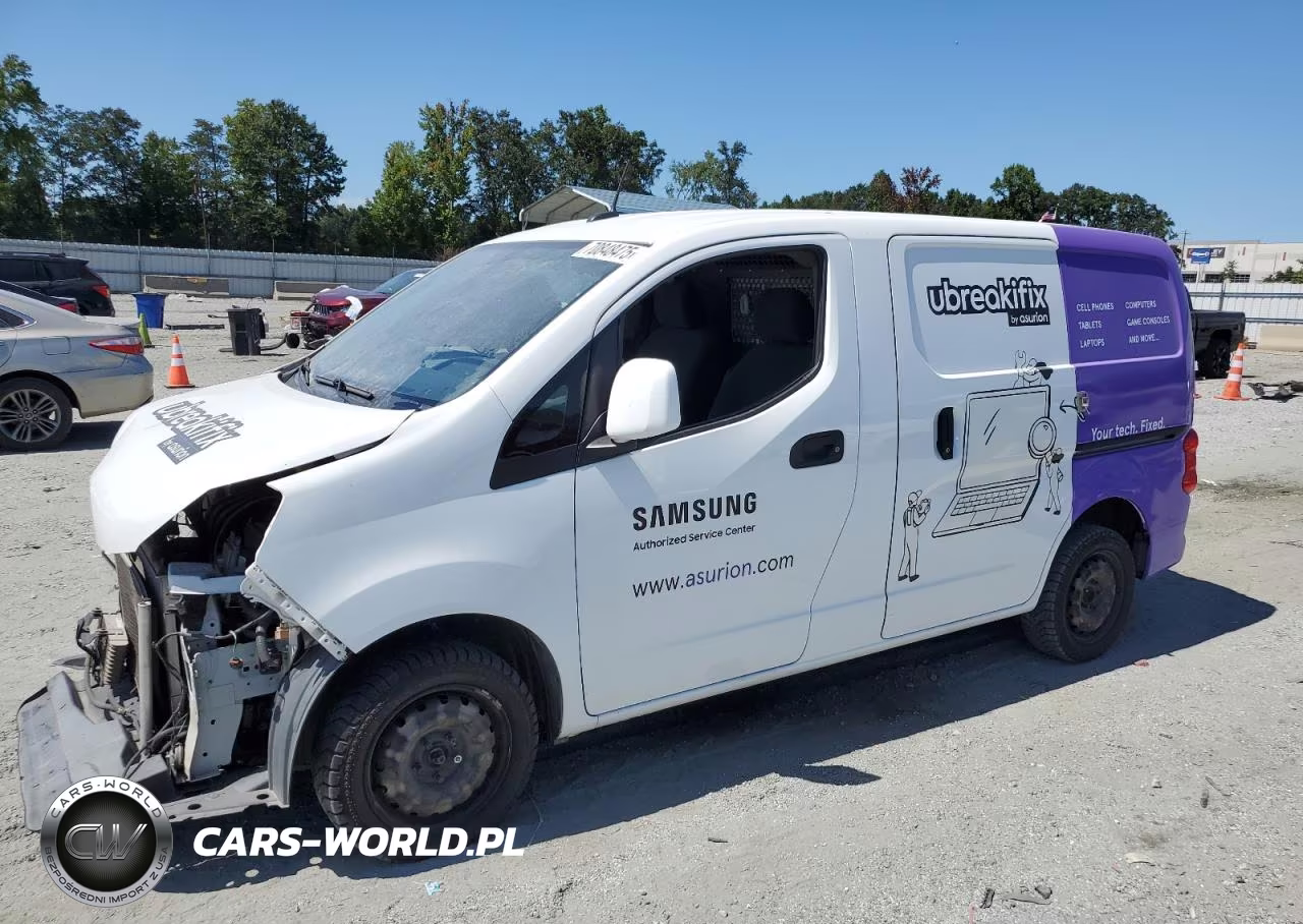 2020 Niss Nv200 2.5S