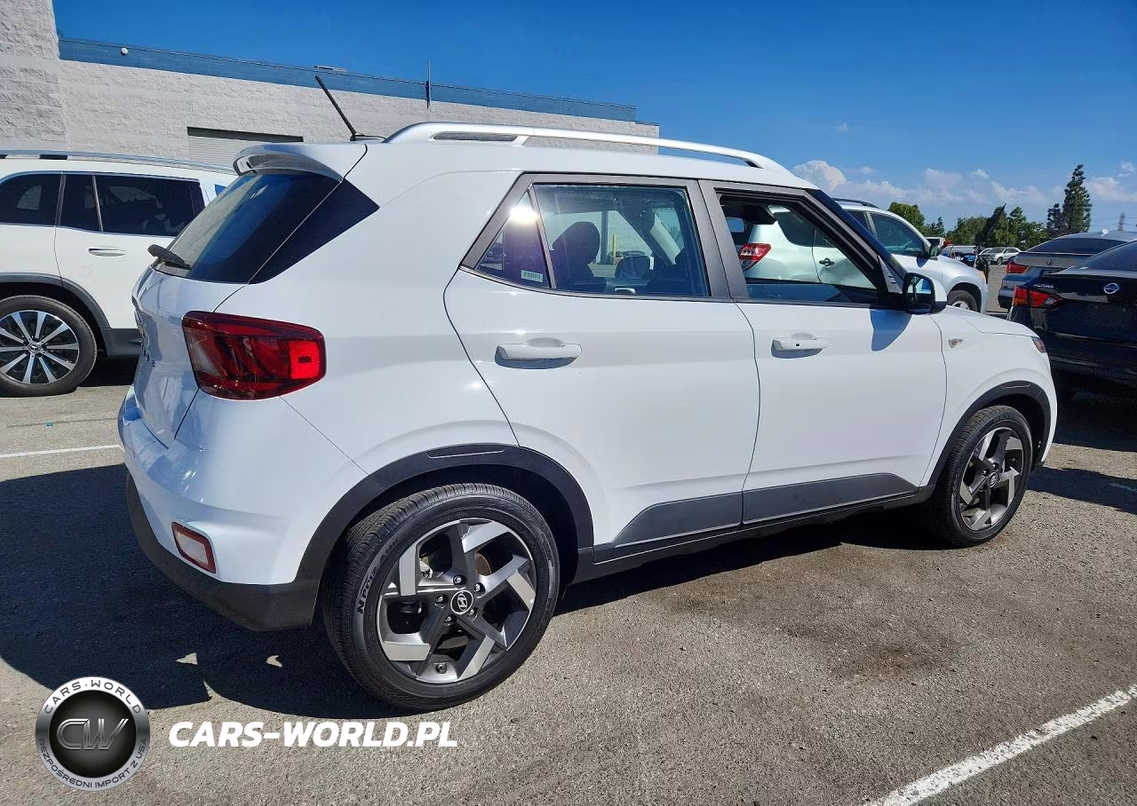 2025 Hyundai Venue Sel VIN:KMHRC8A31SU401778 - 3