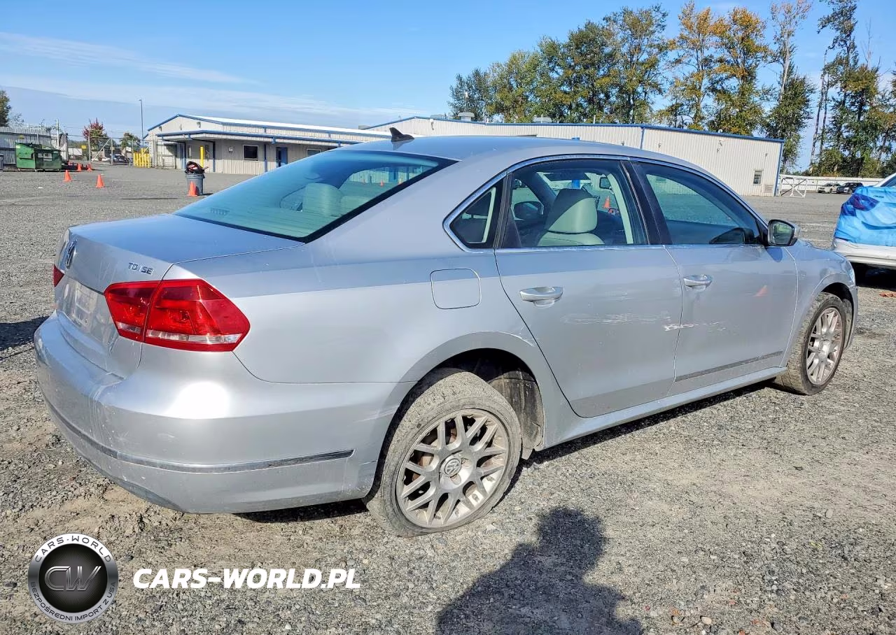 2013 Volkswagen Passat Se VIN:1VWBN7A32DC043011 - 3