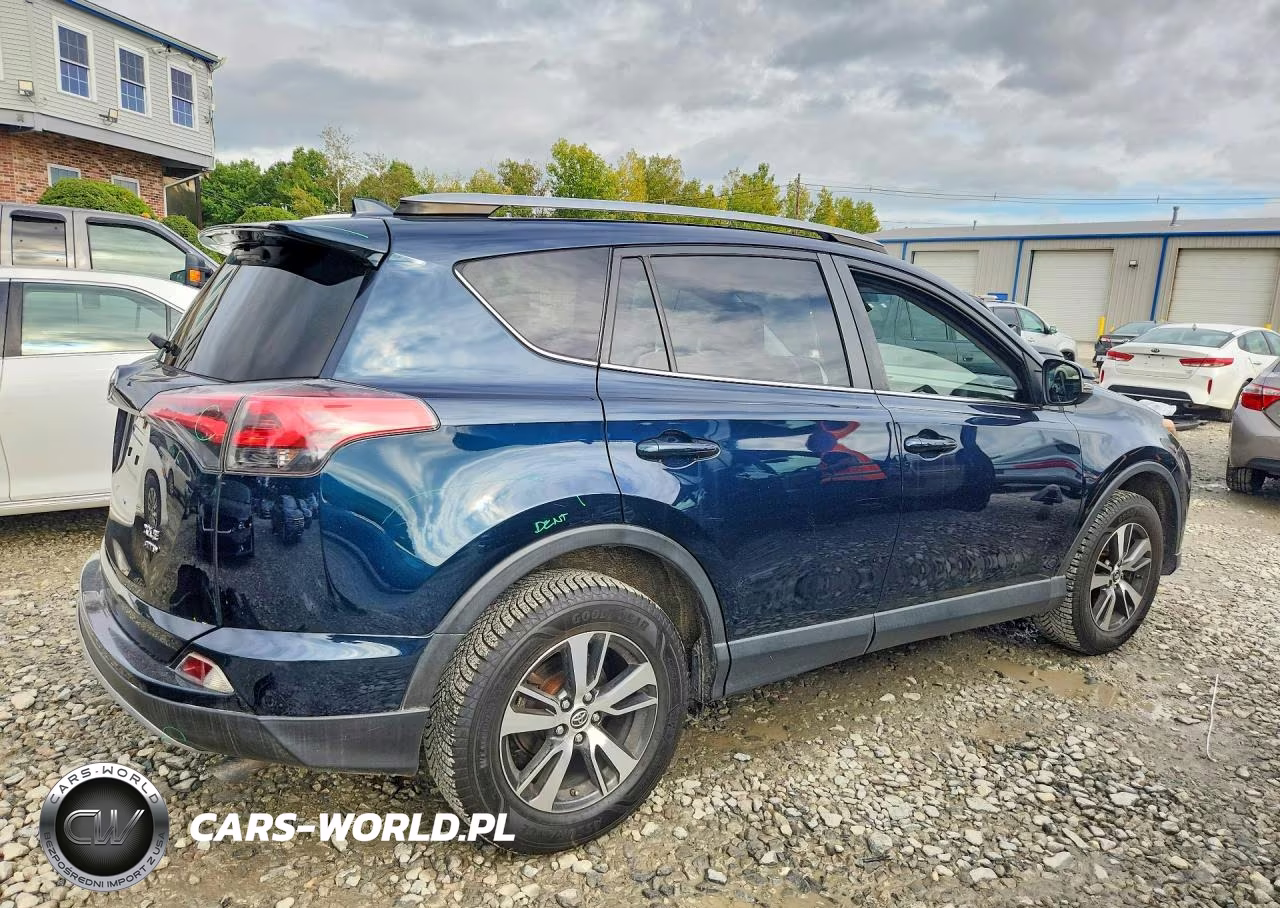 2018 Toyota Rav4 Xle VIN:JTMRFREV8JJ176482 - 3