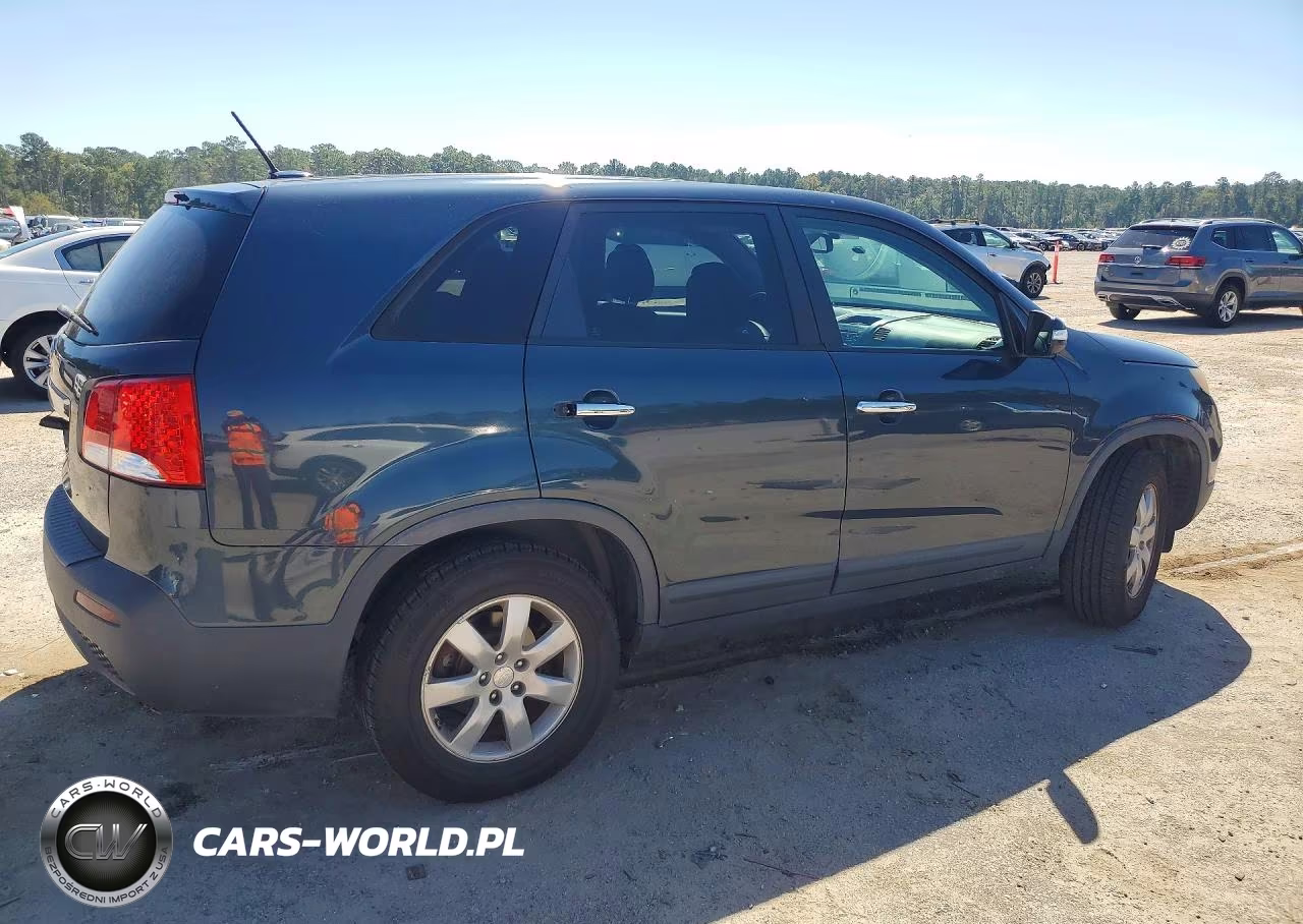 2011 Kia Sorento Lx VIN:5XYKT3A14BG107087 - 3