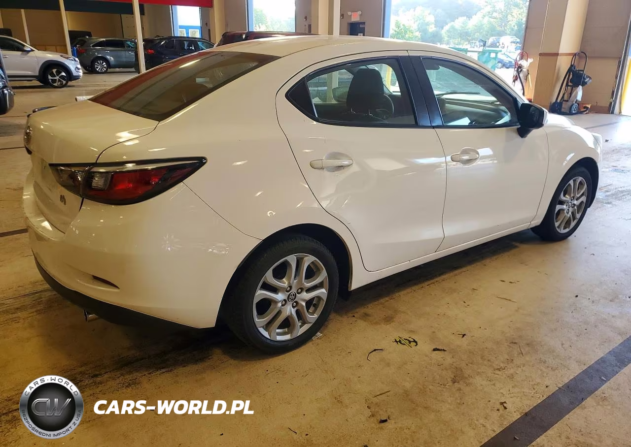 2017 Toyota Yaris Ia Base VIN:3MYDLBYV3HY163717 - 3