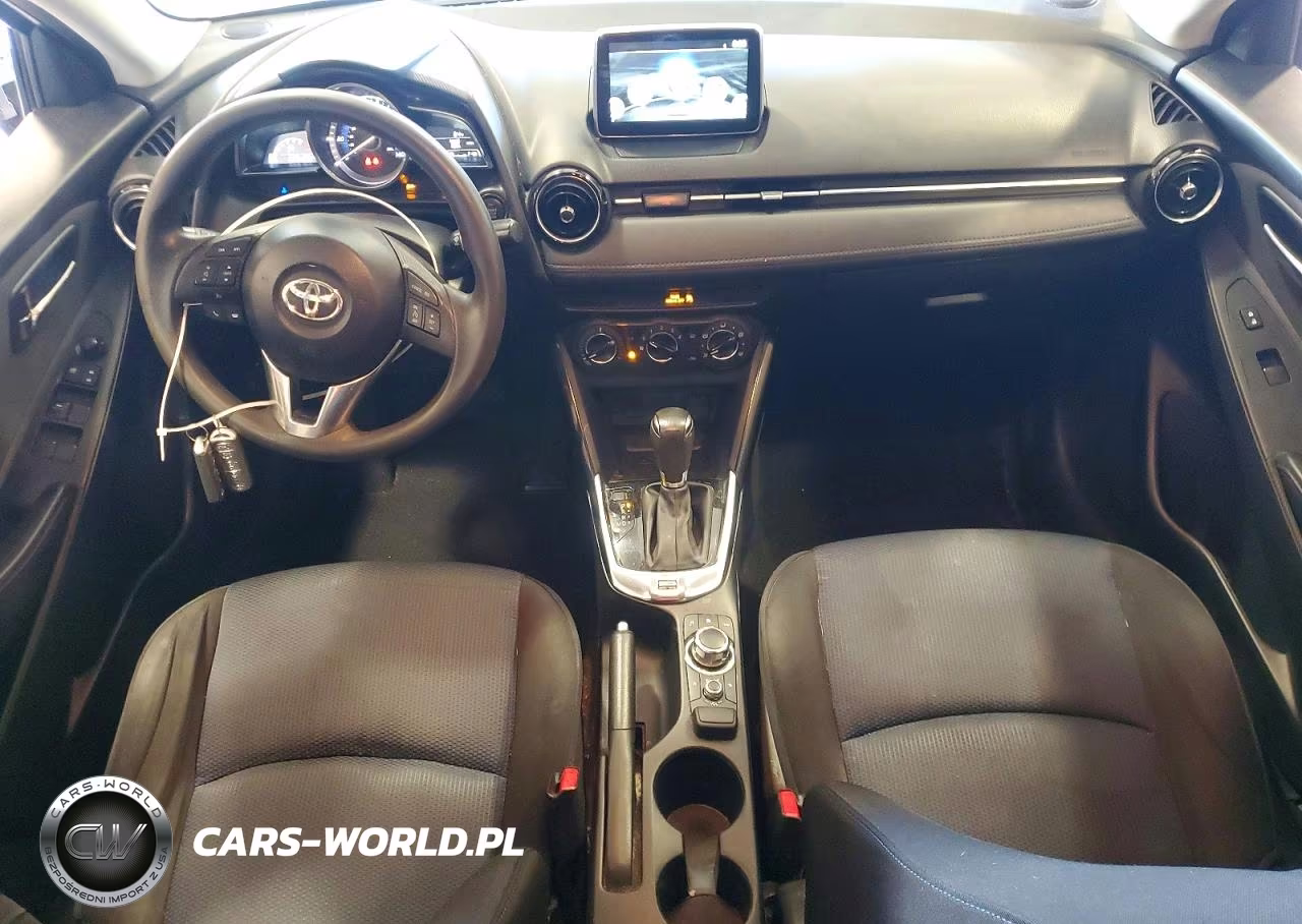 2017 Toyota Yaris Ia Base VIN:3MYDLBYV3HY163717 - 8