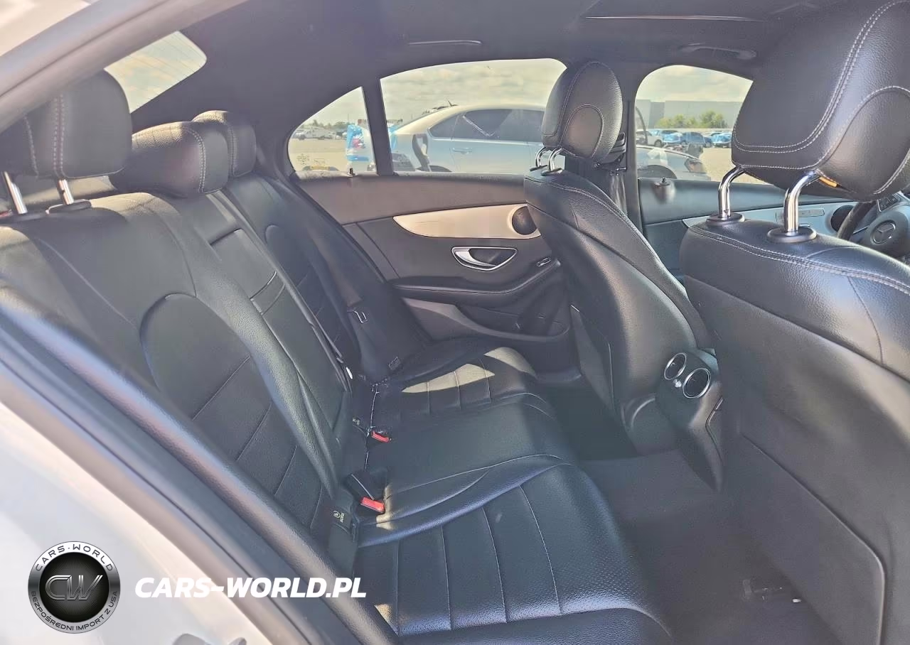 2018 Mercedes-Benz C 300 VIN:55SWF4JB4JU261603 - 10