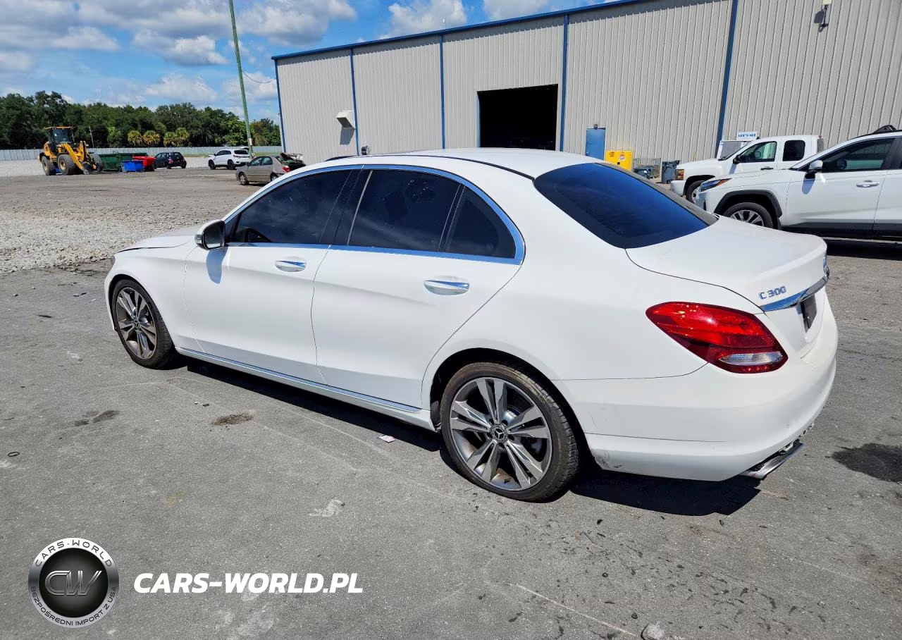 2018 Mercedes-Benz C 300 VIN:55SWF4JB4JU261603 - 2